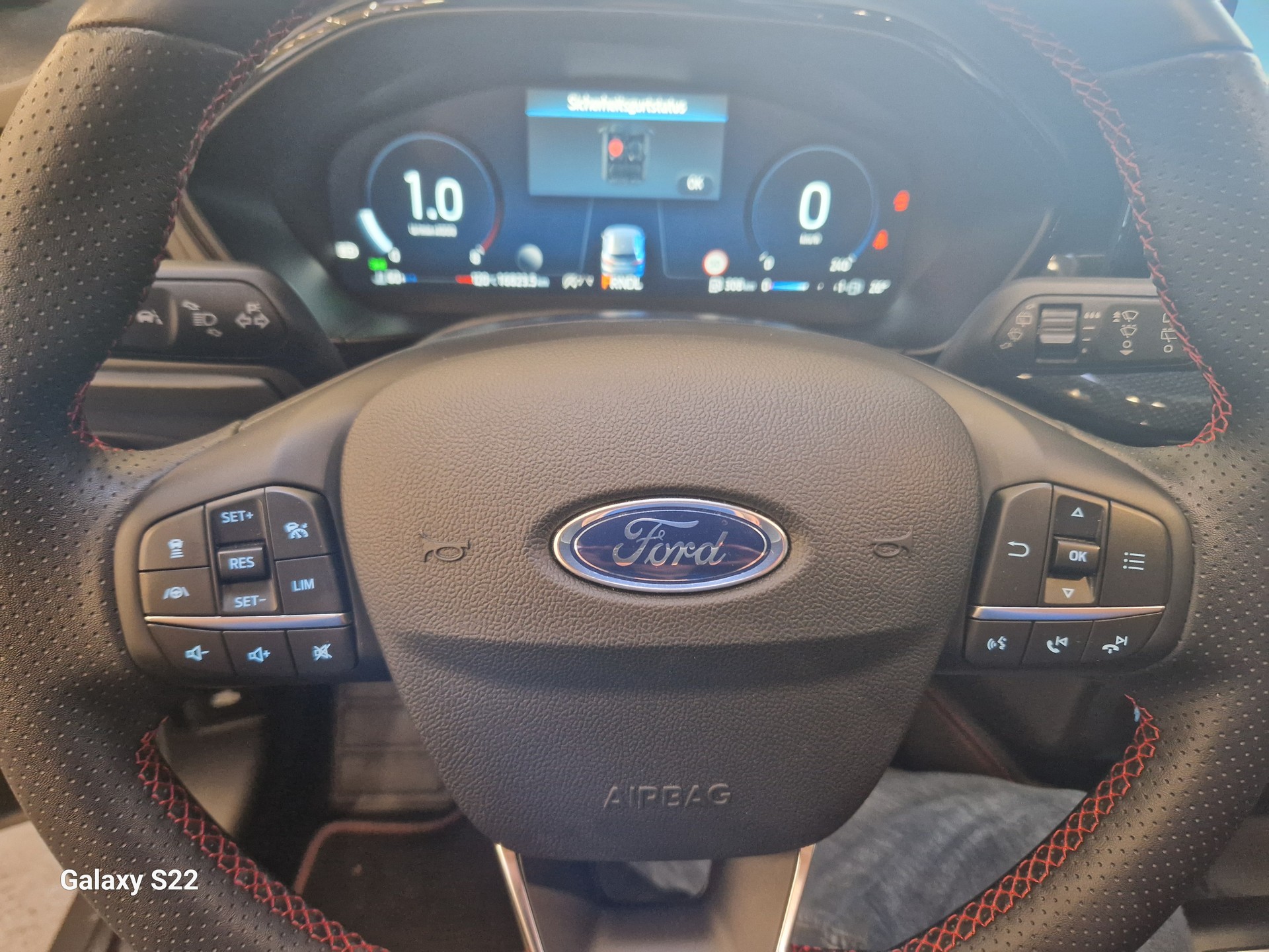 FORD Focus 1.0 MHEV ST-Line X Automat-image-4