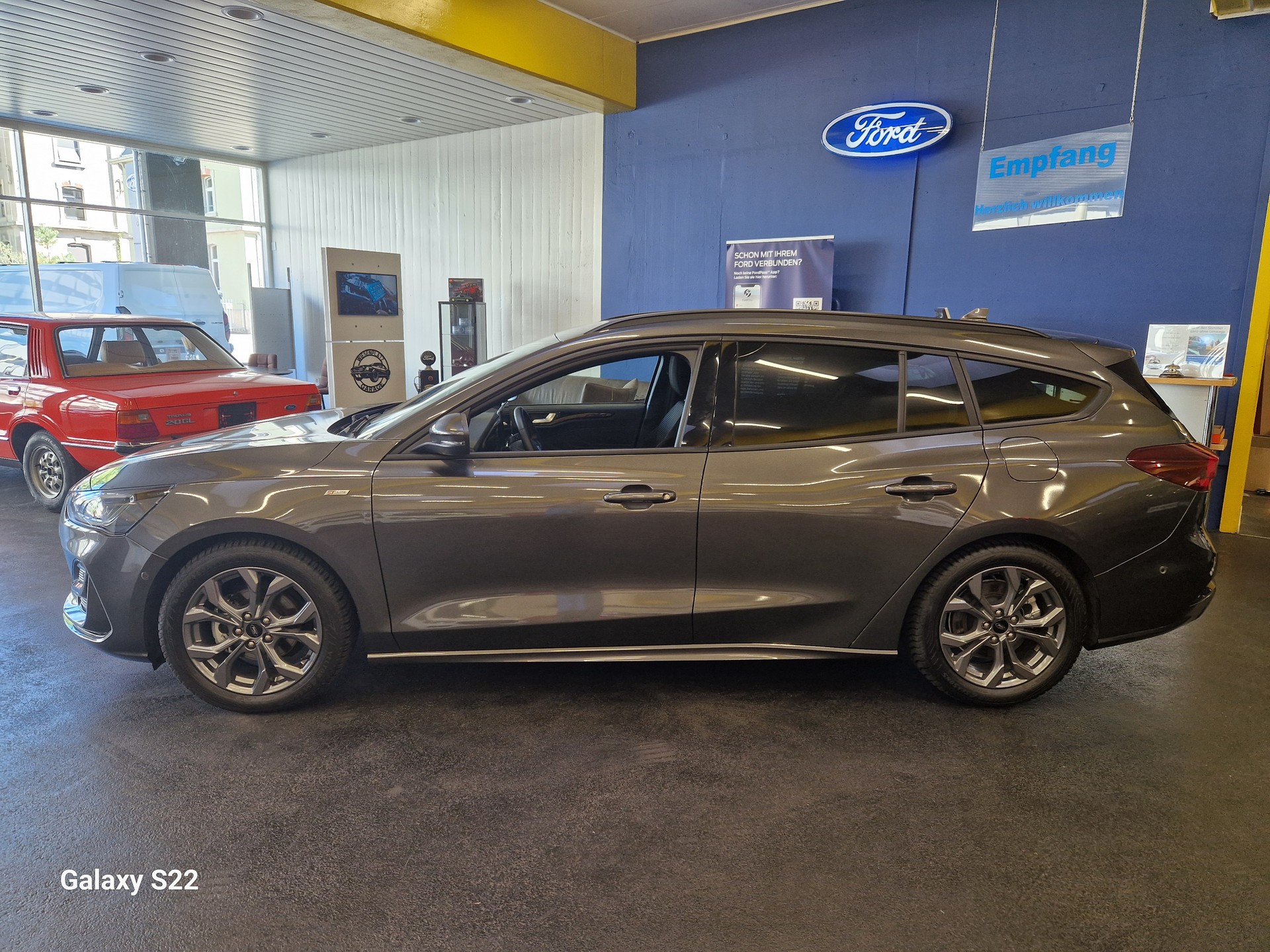 FORD Focus 1.0 MHEV ST-Line X Automat-image-1