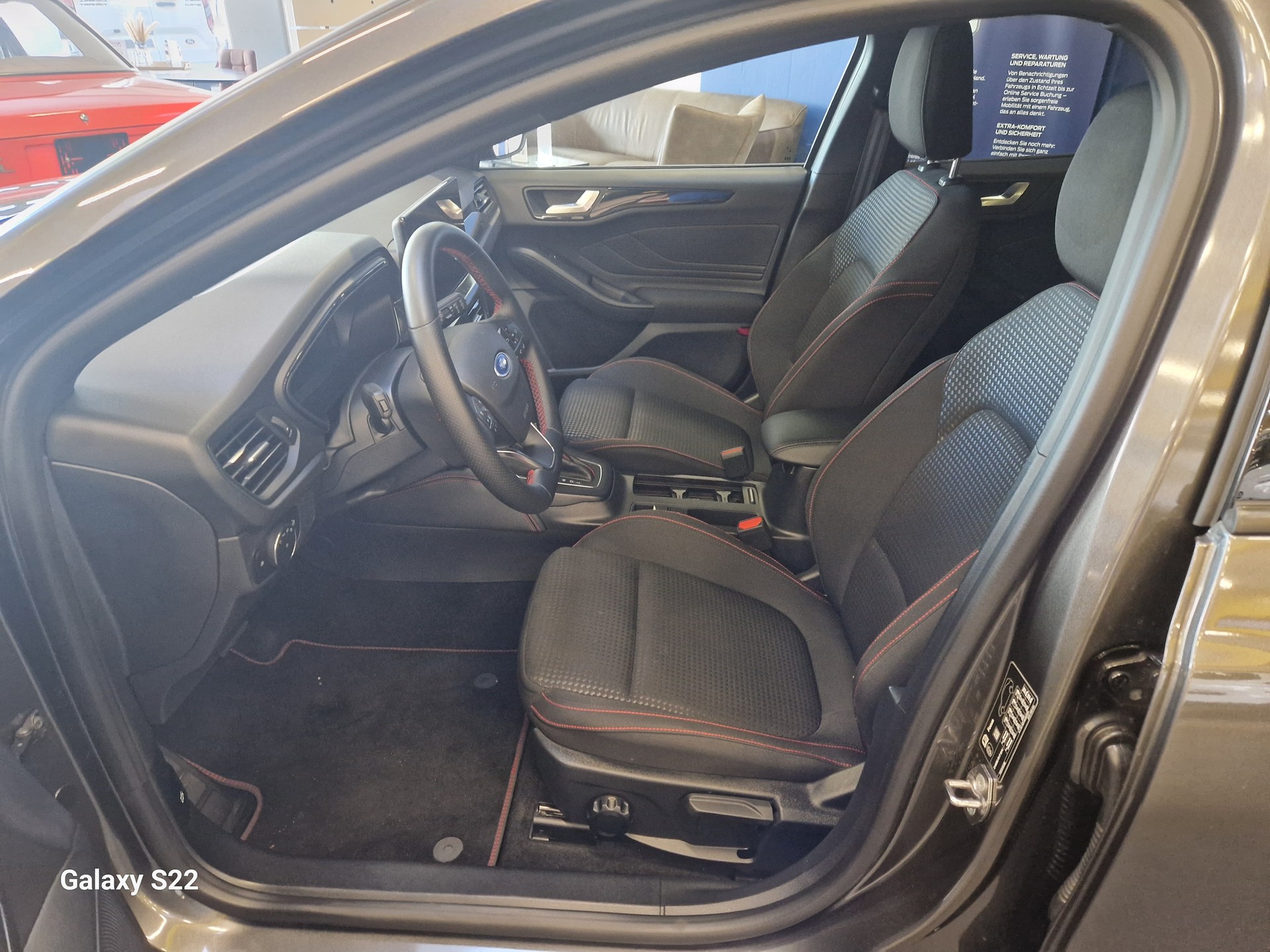 FORD Focus 1.0 MHEV ST-Line X Automat-image-3