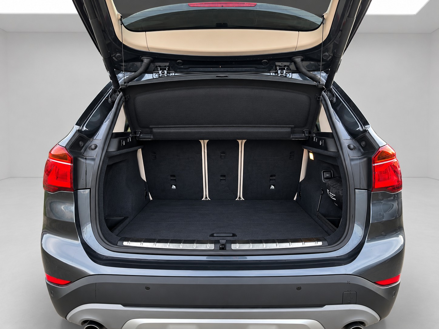 BMW X1 xDrive 20i Sport Line Steptronic-image-8