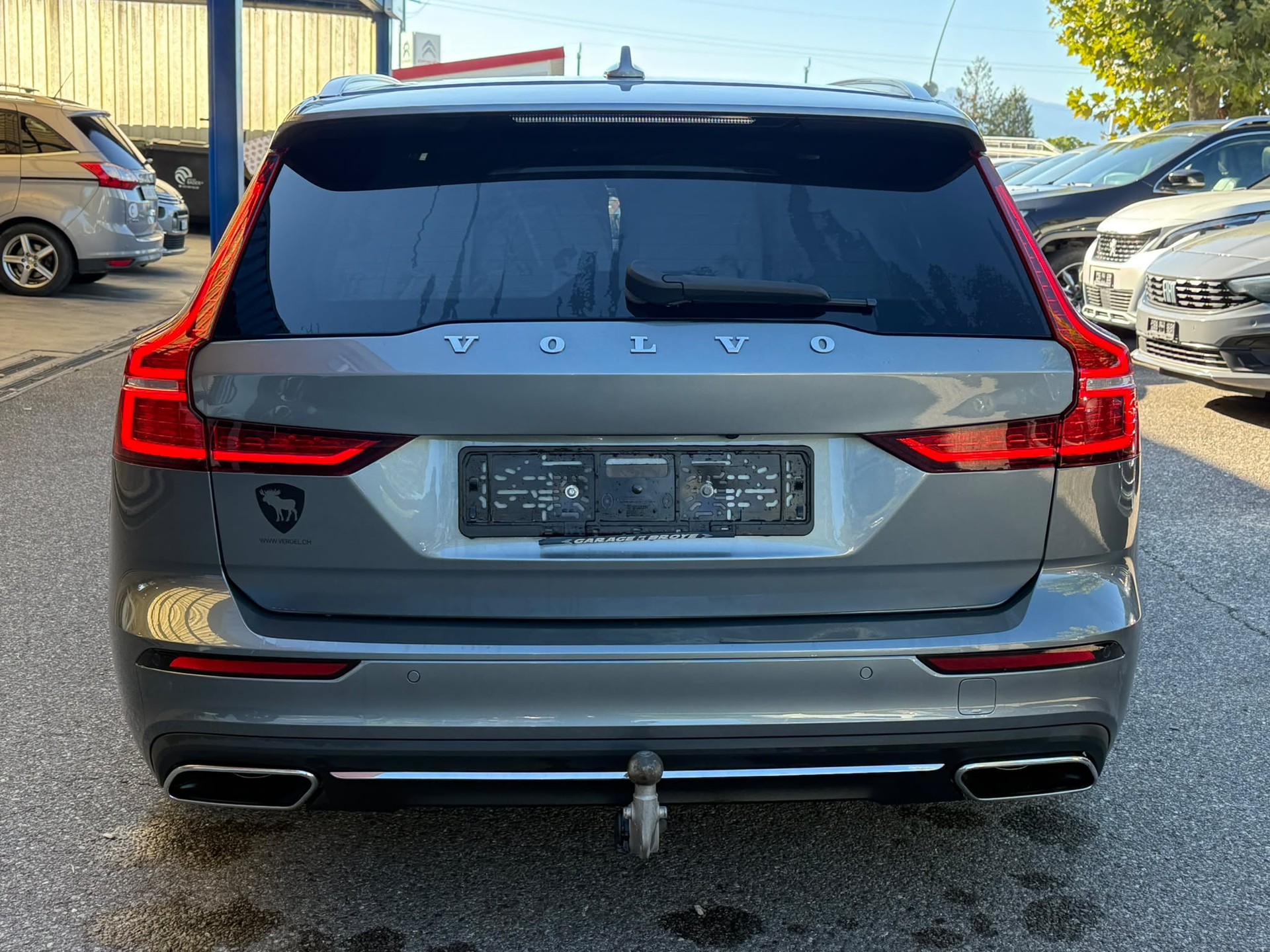 VOLVO V60 D4 Momentum Geartronic-image-7
