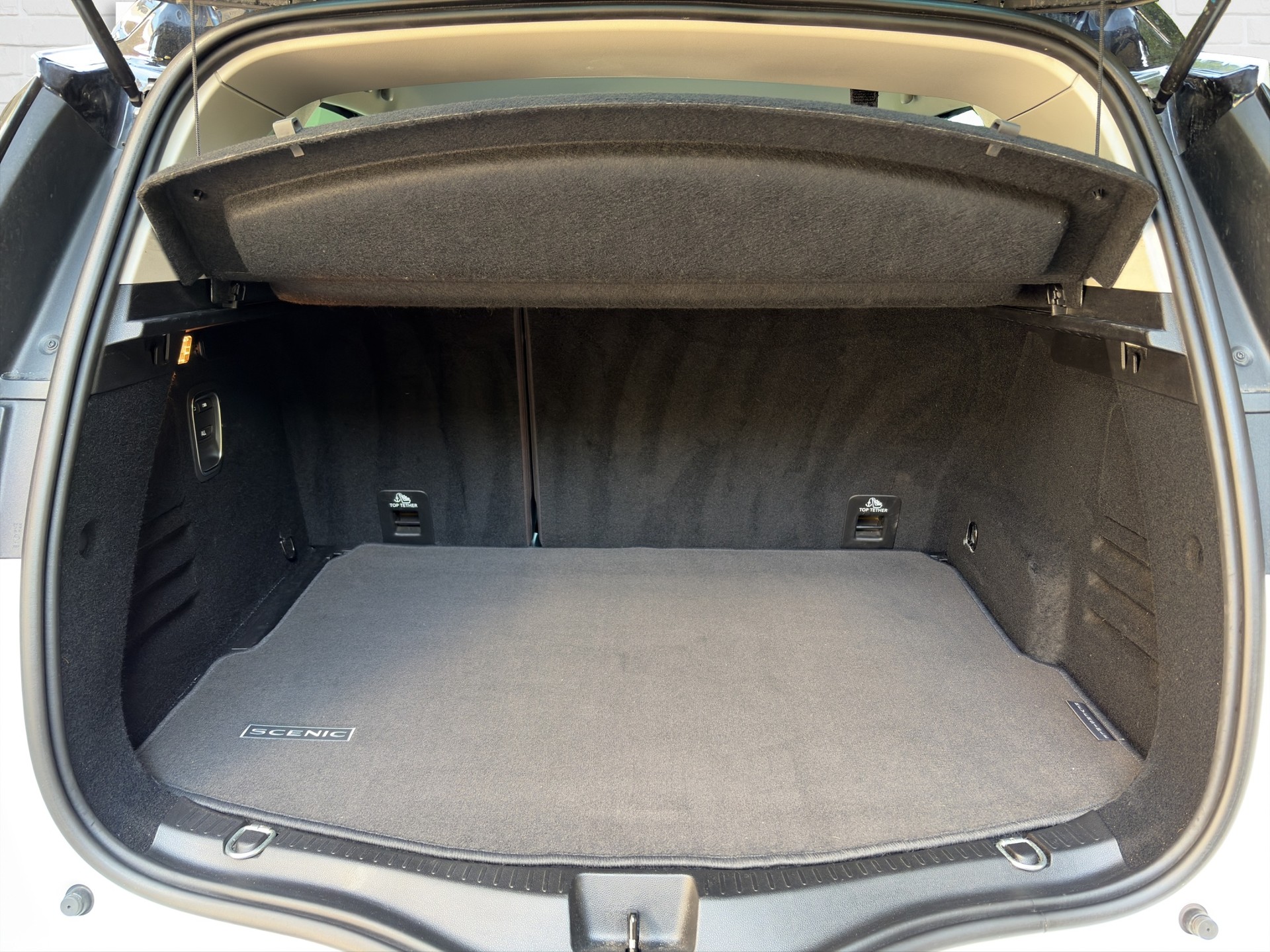 RENAULT Scénic 1.2 16V Turbo Bose-image-8