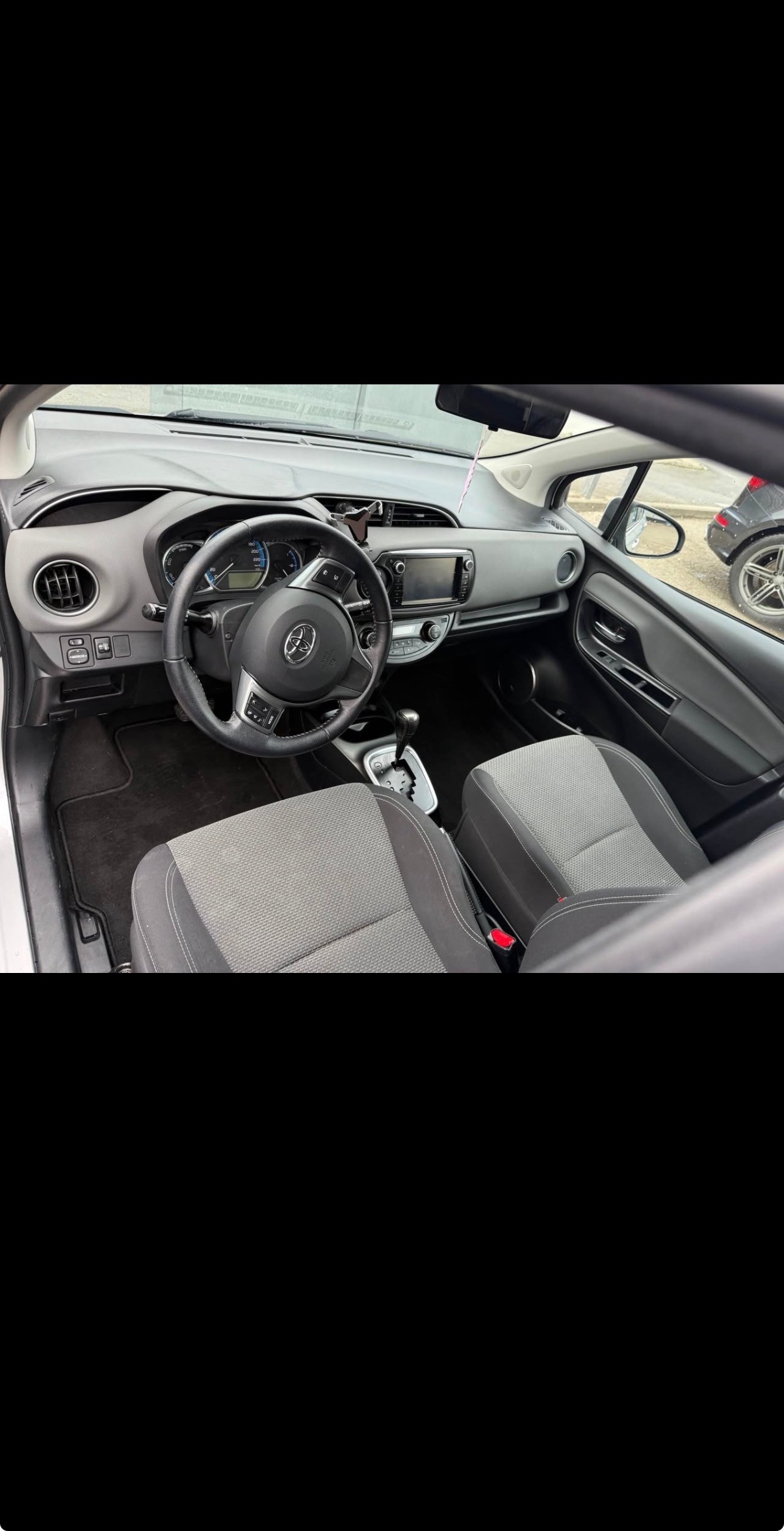 TOYOTA 1.5 VVT-i HSD Trend-image-4