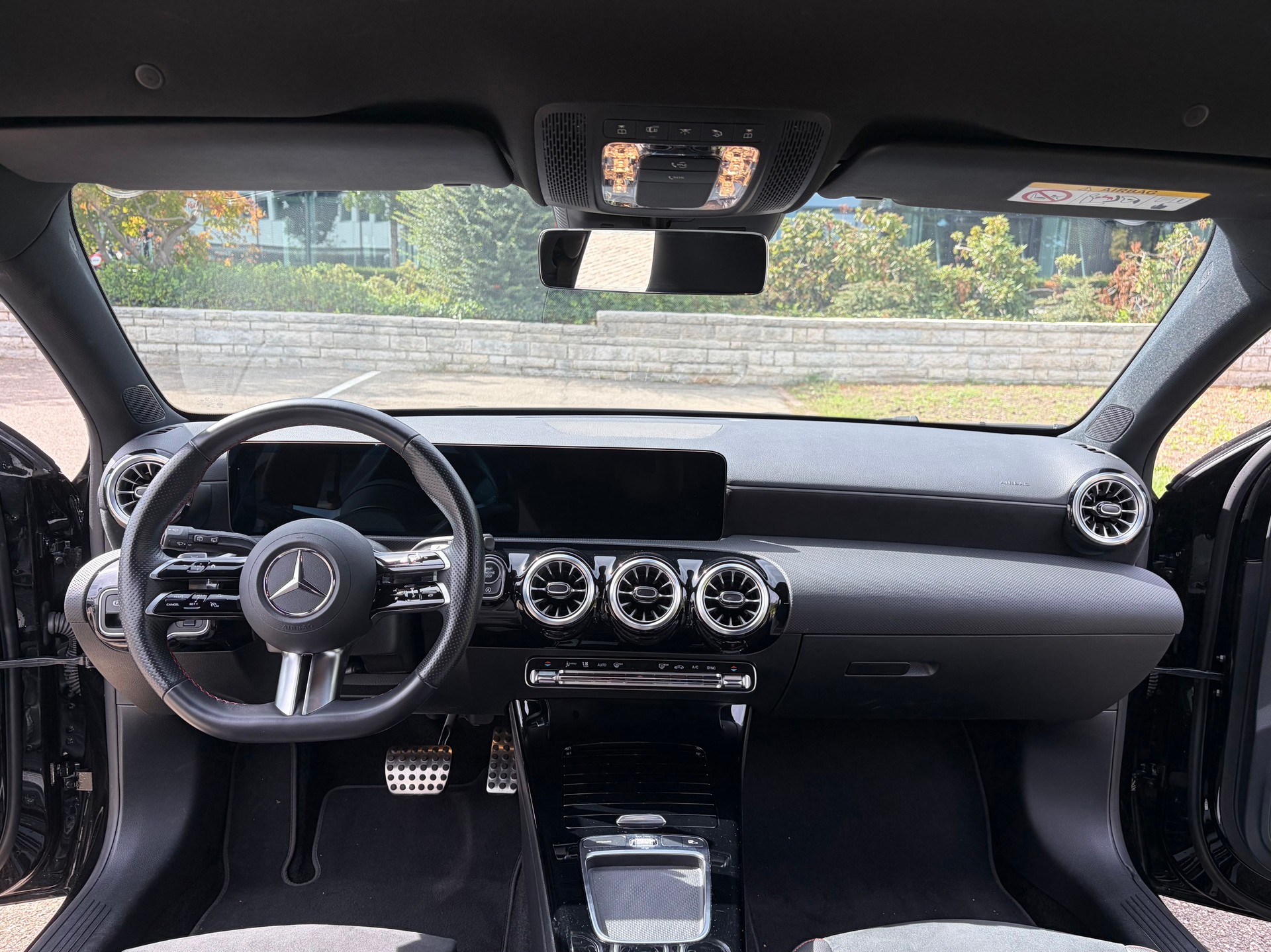 MERCEDES-BENZ A 200 AMG Line-image-3