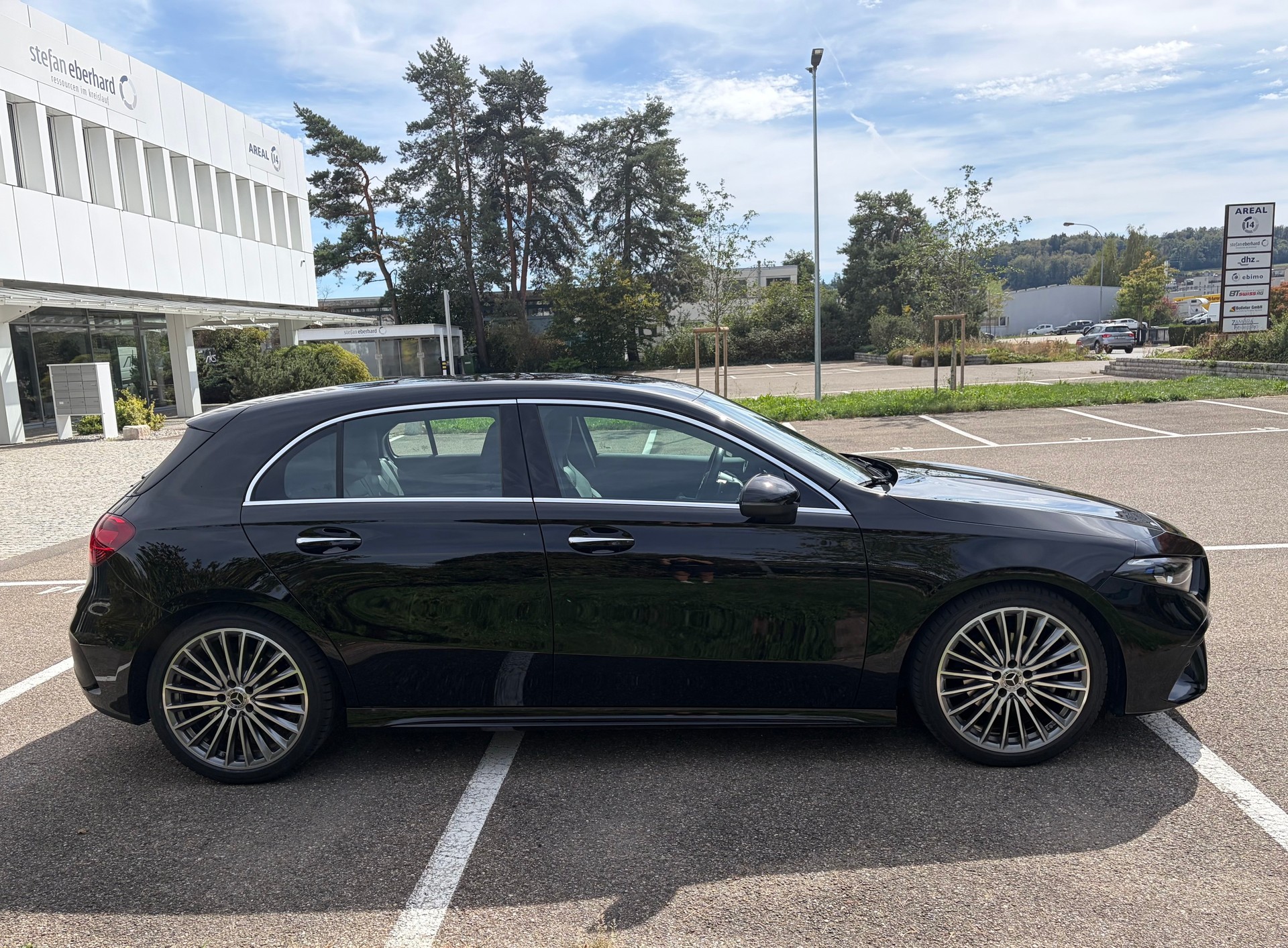 MERCEDES-BENZ A 200 AMG Line-image-0