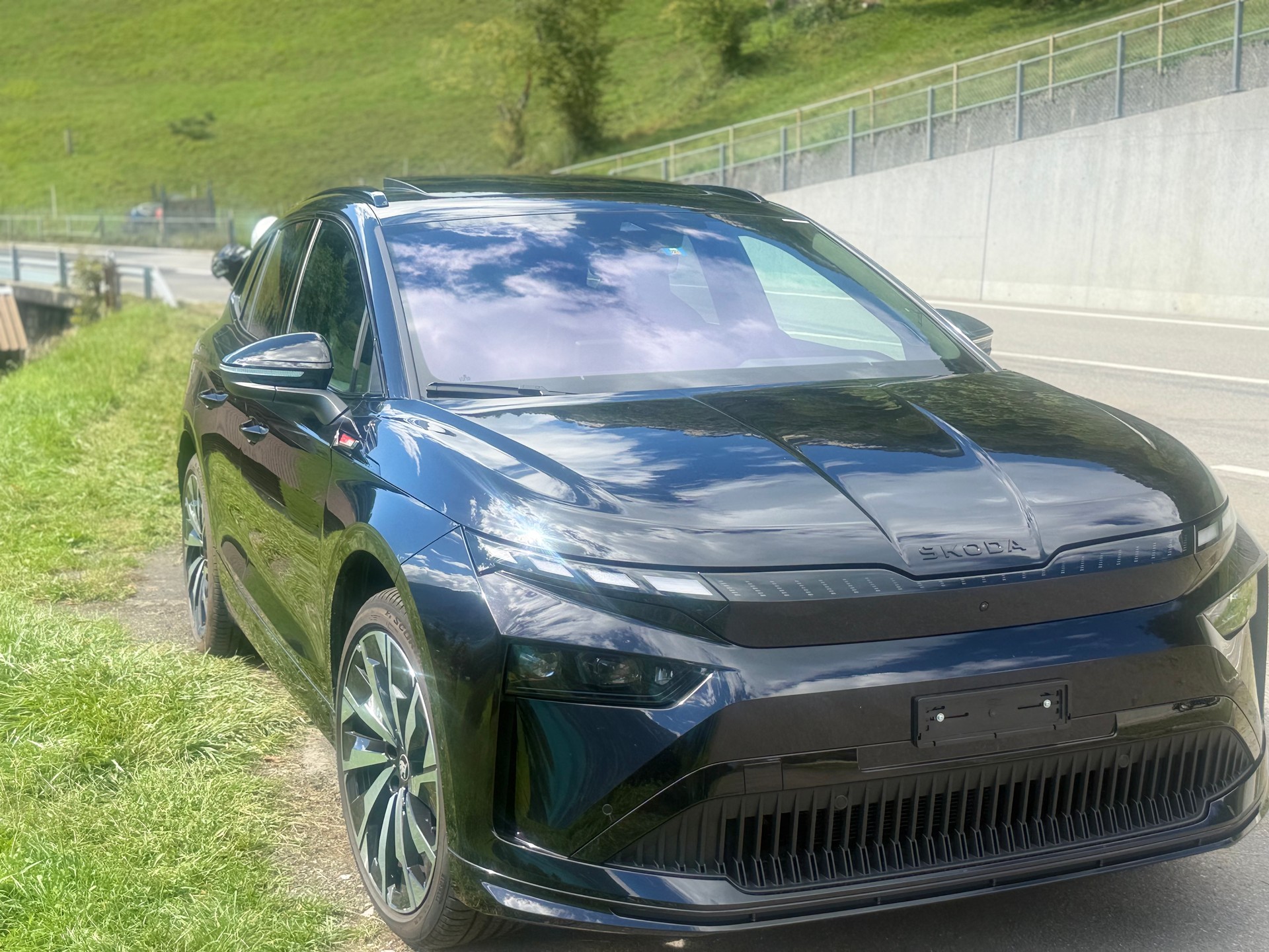 SKODA Enyaq 85x Sportline 4x4-image-1