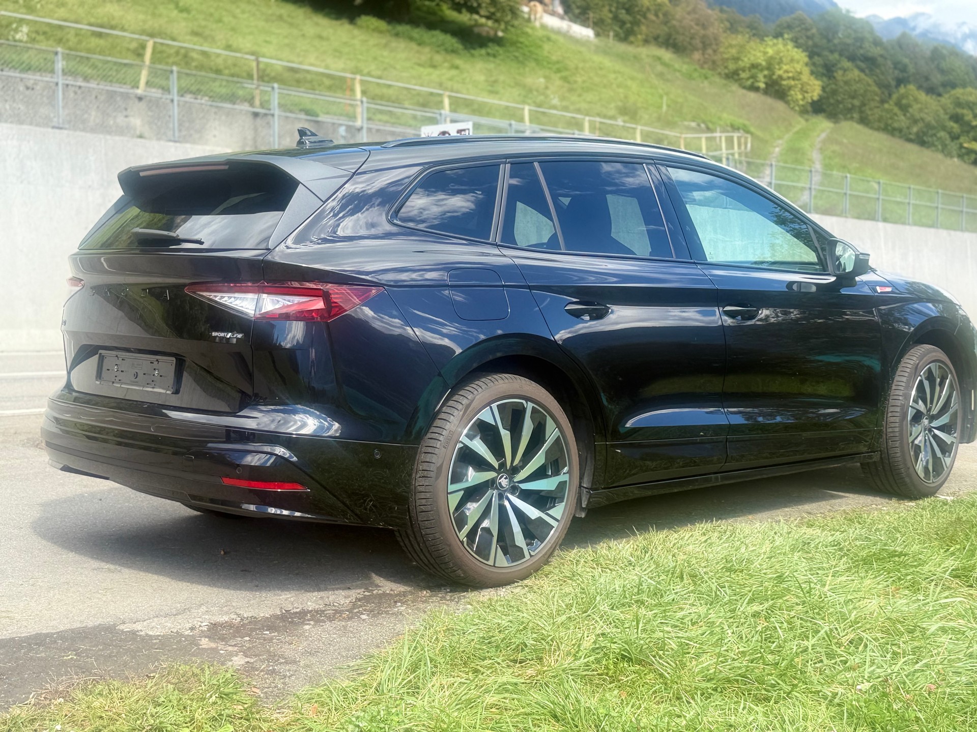 SKODA Enyaq 85x Sportline 4x4-image-8
