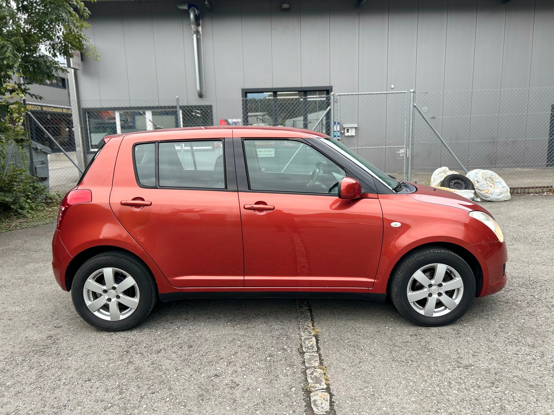SUZUKI Swift 1.3i 16V GL 4x4-image-7