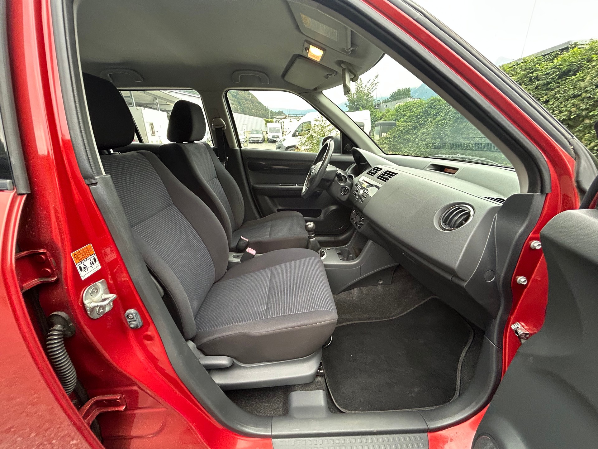 SUZUKI Swift 1.3i 16V GL 4x4-image-11