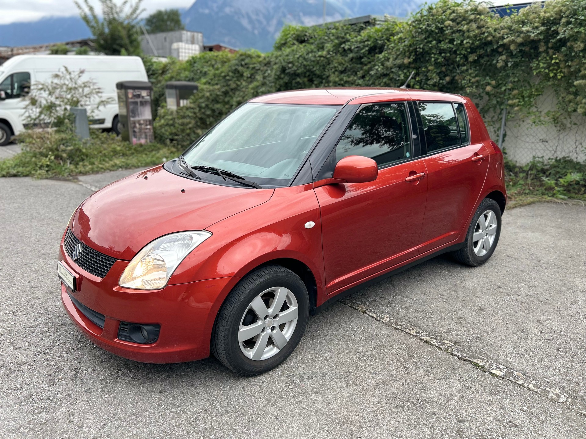 SUZUKI Swift 1.3i 16V GL 4x4-image-0