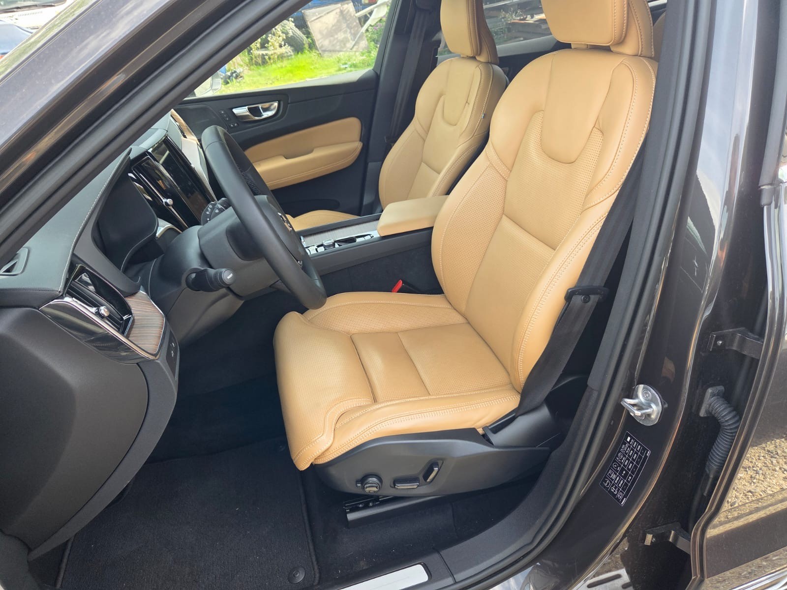 VOLVO XC60 T8 eAWD PluginHybrid Ultimate Bright Geartronic-image-11