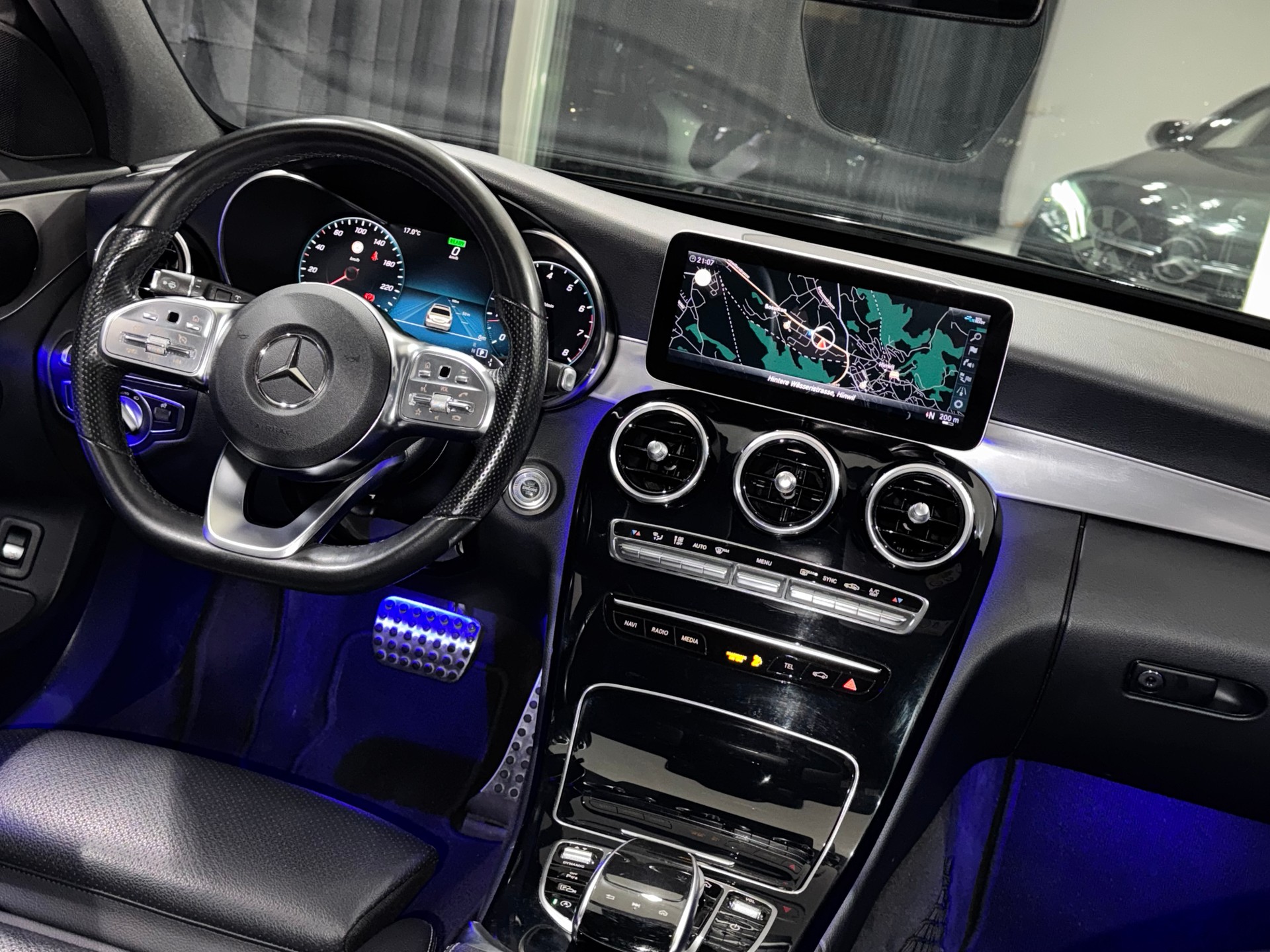 MERCEDES-BENZ C 200 Swiss Star AMG Line 4M 9G-Tronic | CH |-image-15