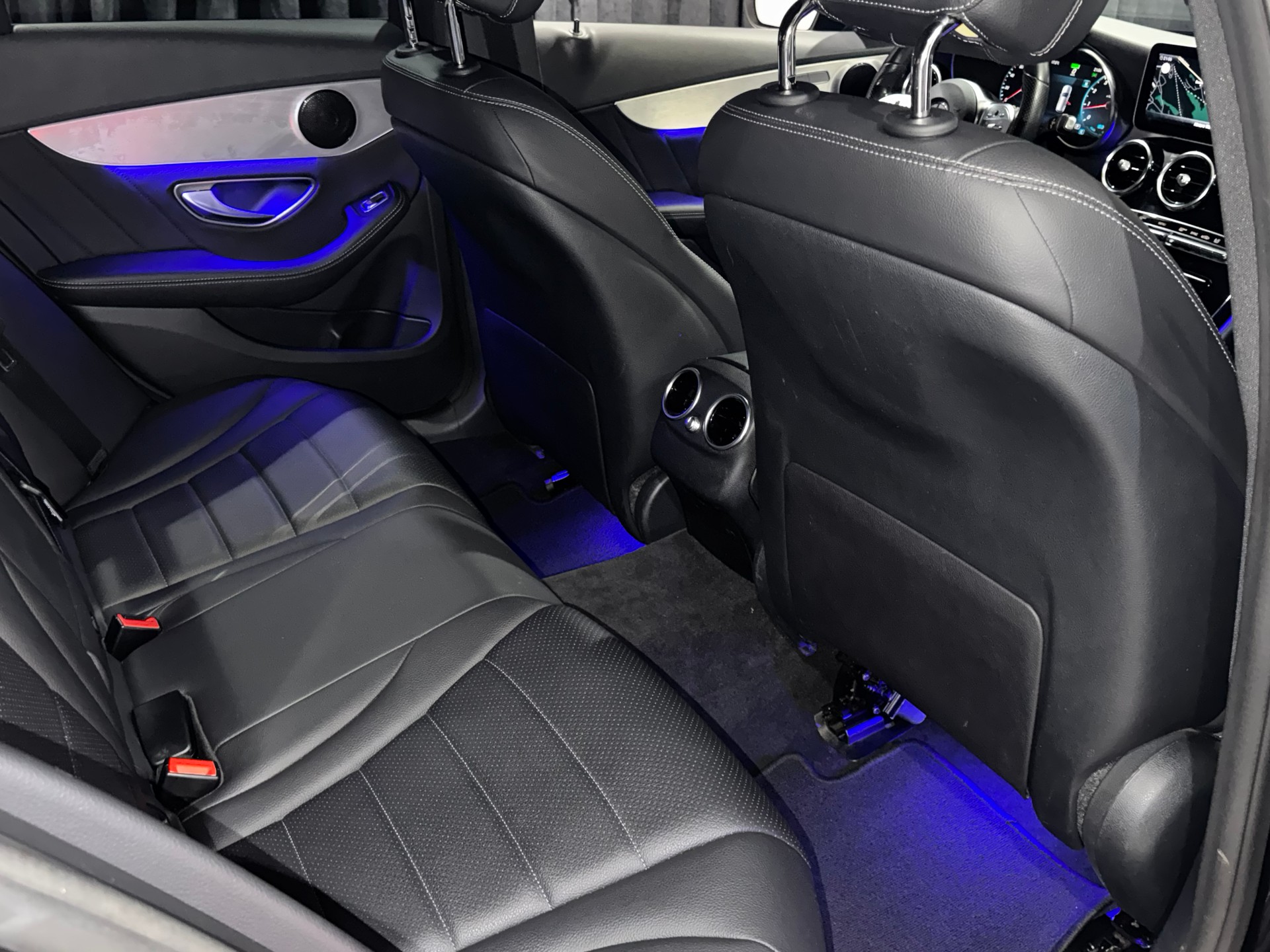 MERCEDES-BENZ C 200 Swiss Star AMG Line 4M 9G-Tronic | CH |-image-19