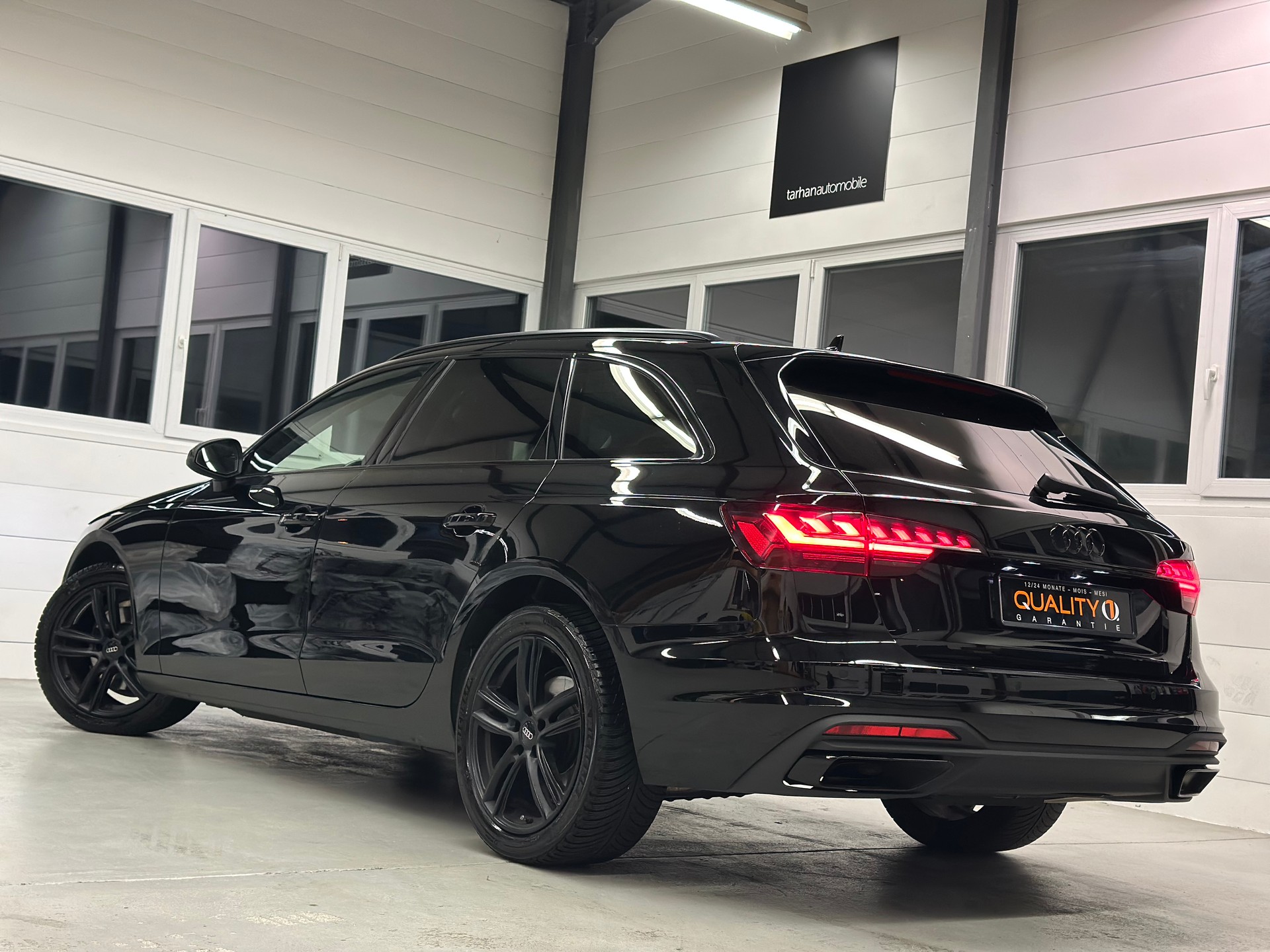 AUDI A4 Avant 35 TDI S-tronic *Full Black*-image-1