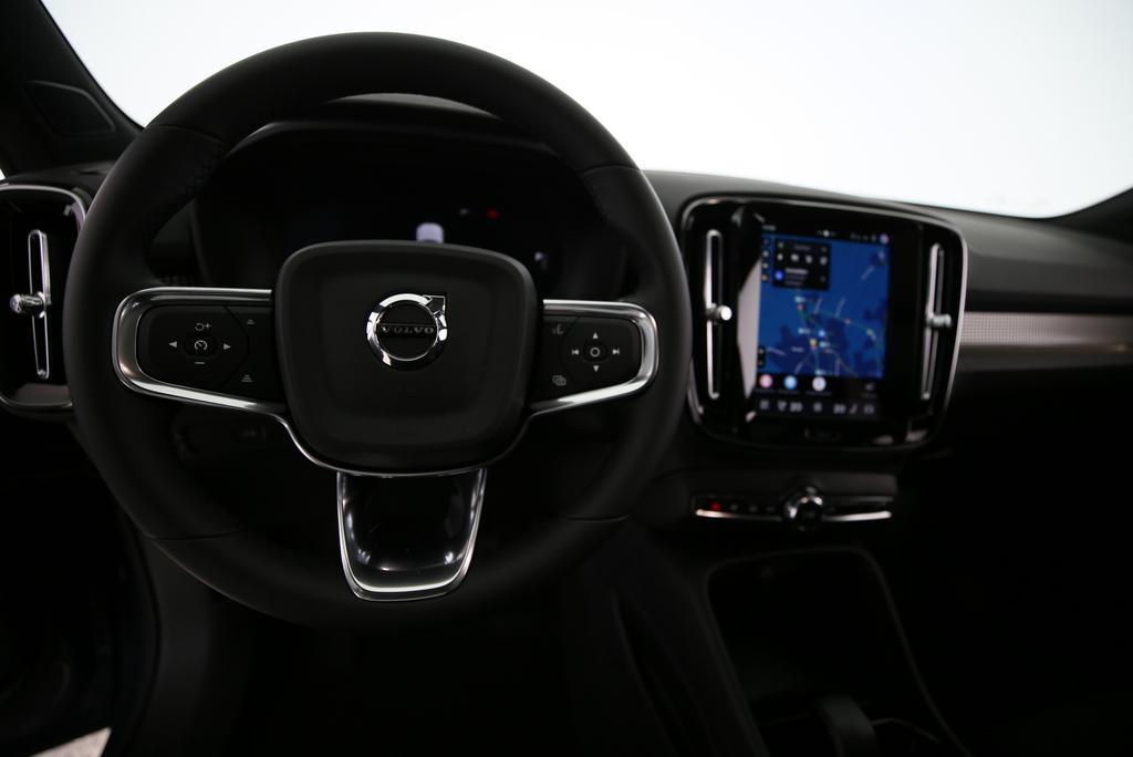 VOLVO EX40 Twin Black Edition AWD-image-4