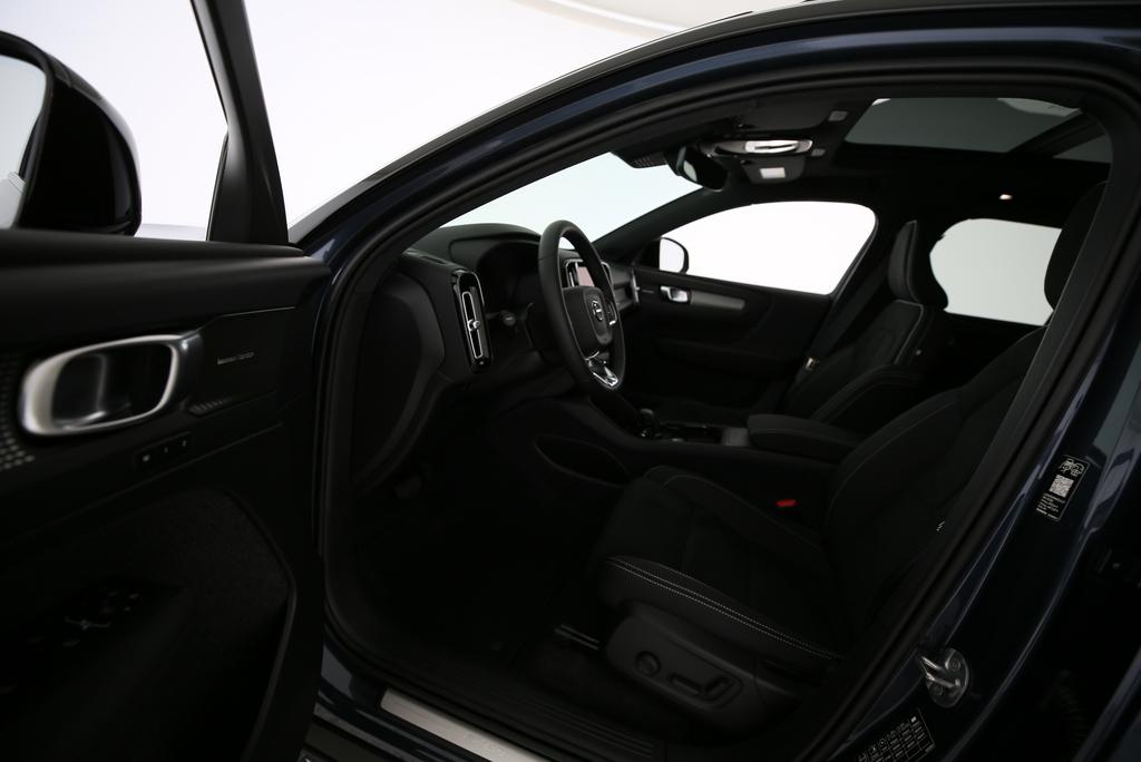 VOLVO EX40 Twin Black Edition AWD-image-3