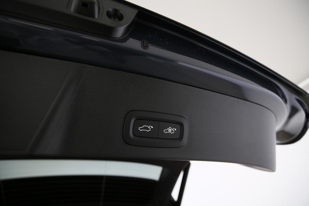 VOLVO EX40 Twin Black Edition AWD-image-10
