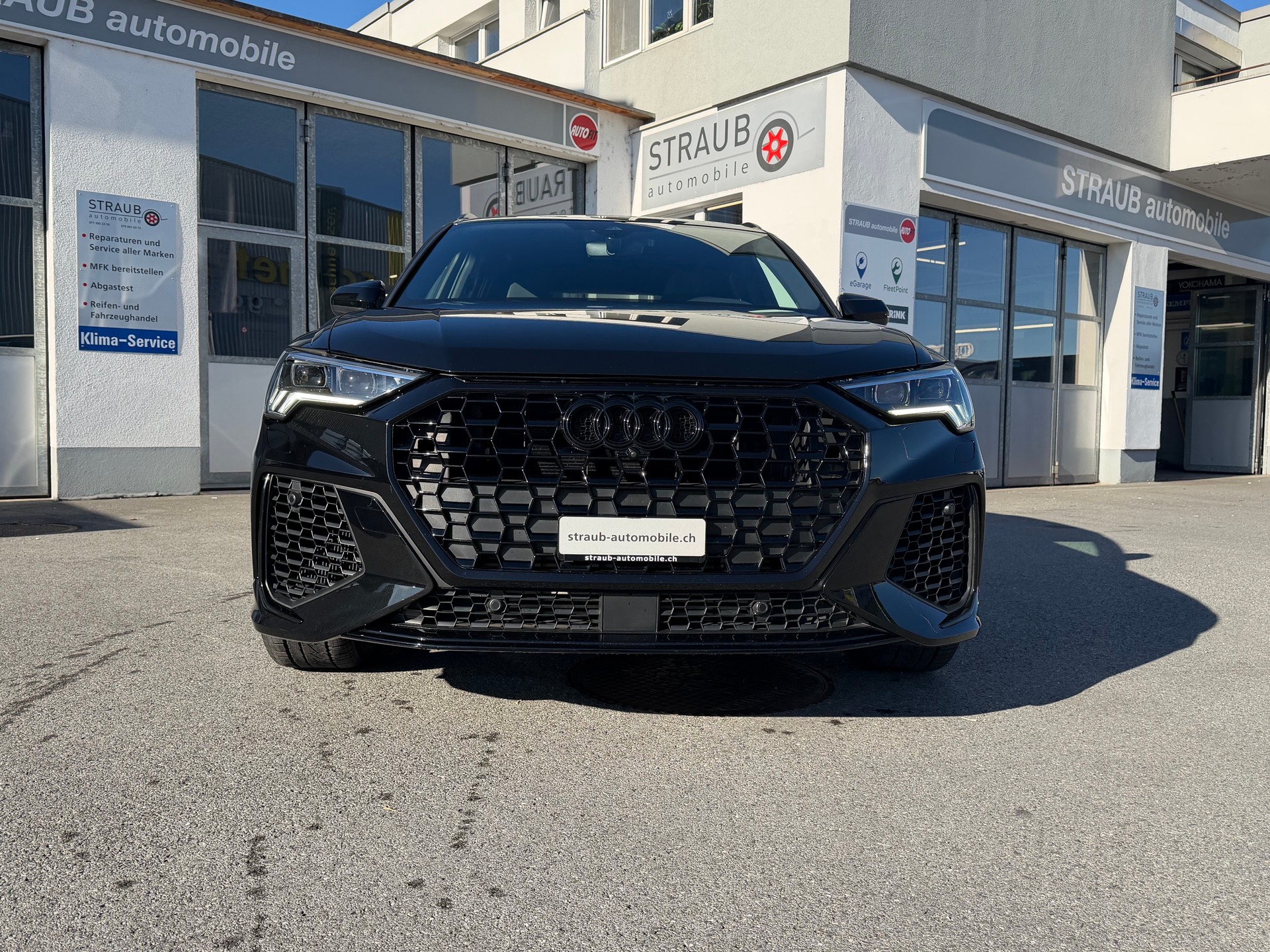 AUDI RS Q3 2.5 TFSI quattro S tronic-image-1