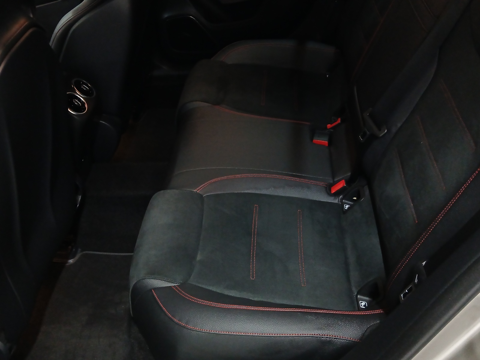 MERCEDES-BENZ A 45 S AMG 4Matic+ Speedshift-image-11