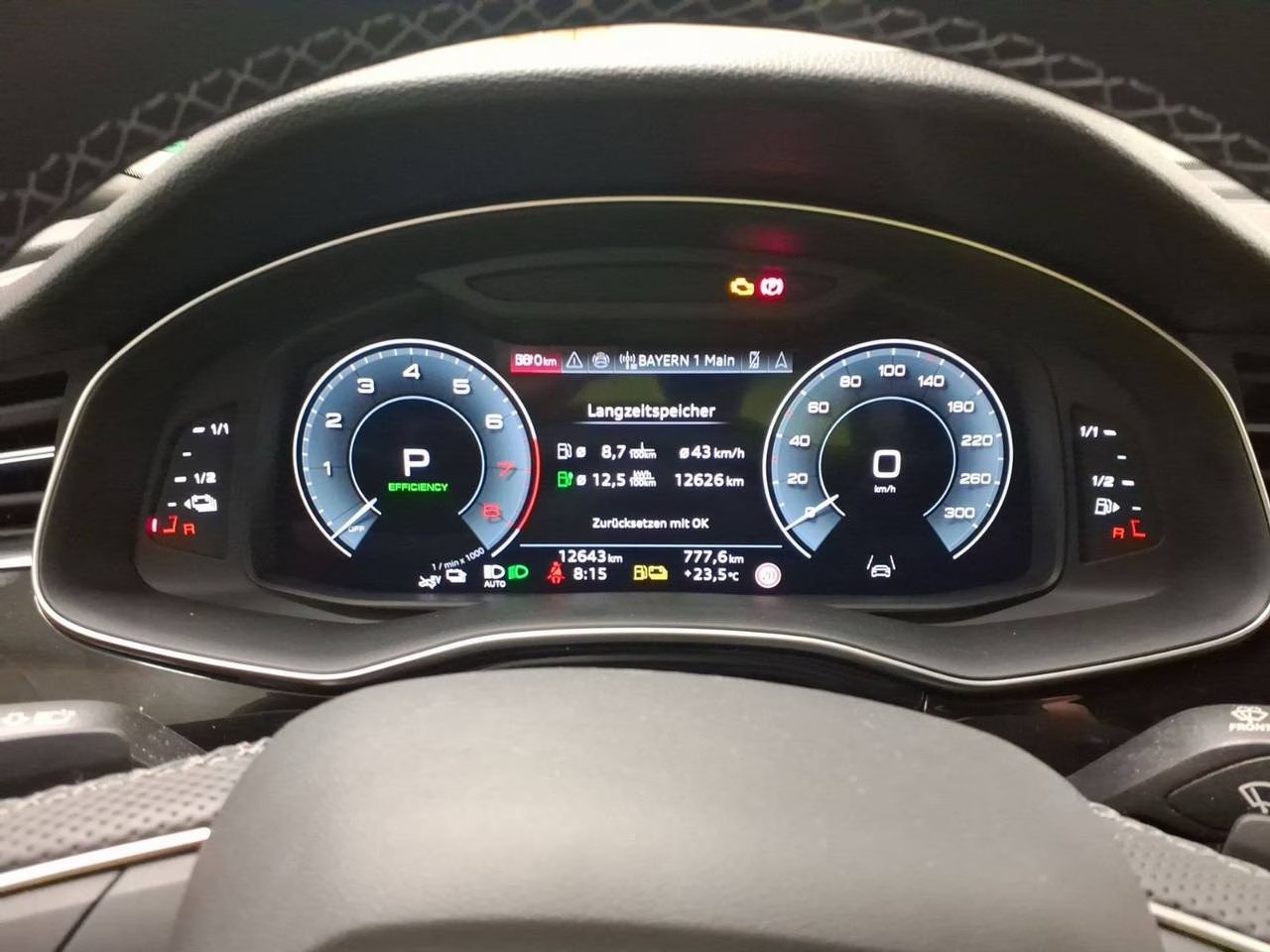 AUDI Q8 SUV TFSI e quattro 290 kW* S-Line,Panodach,5-Jahre Werksgarantie*-image-3