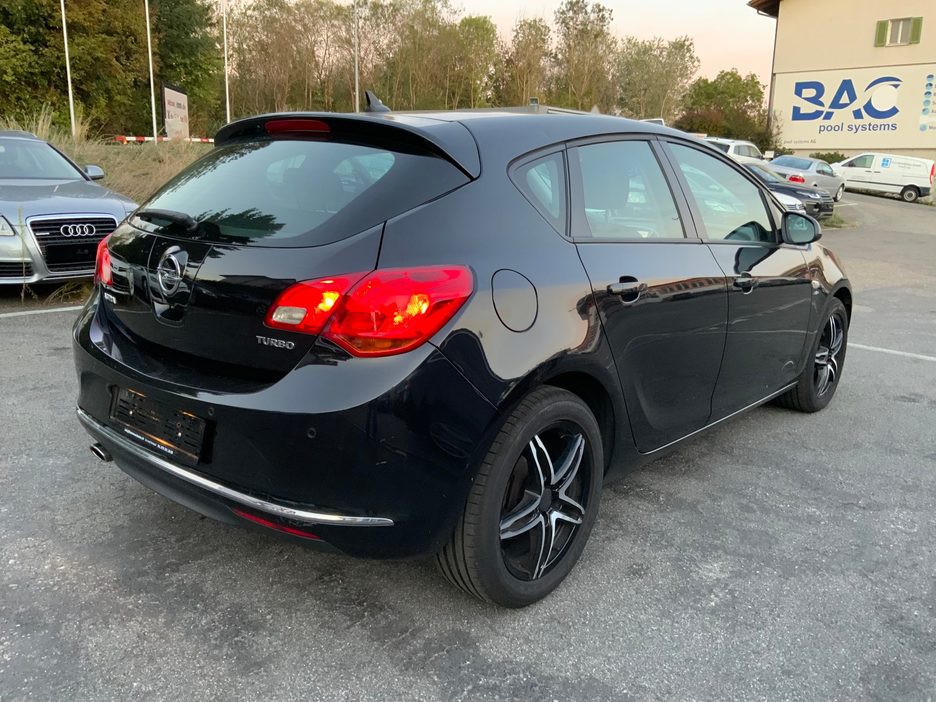 OPEL Astra 1.4i 16V Turbo Active Edition-image-4