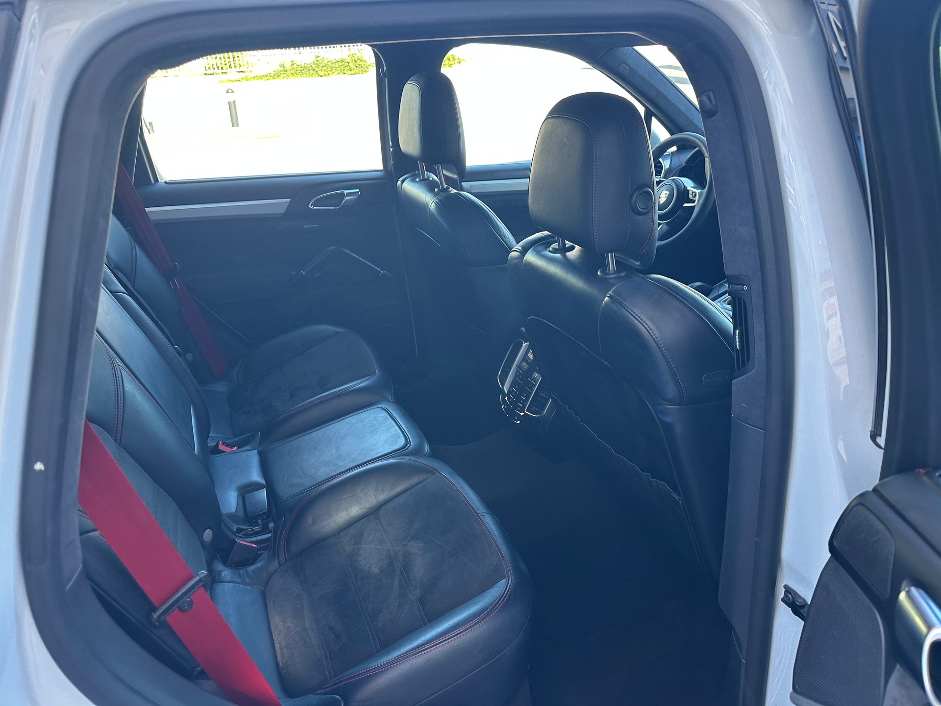 PORSCHE Cayenne GTS AHK 3.5T-image-6