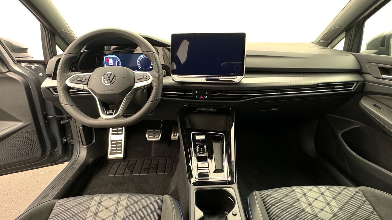 VW Golf 1.5 e TSI mHEV R-Line DSG-image-6
