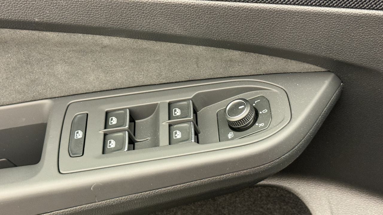 VW Golf 1.5 e TSI mHEV R-Line DSG-image-9