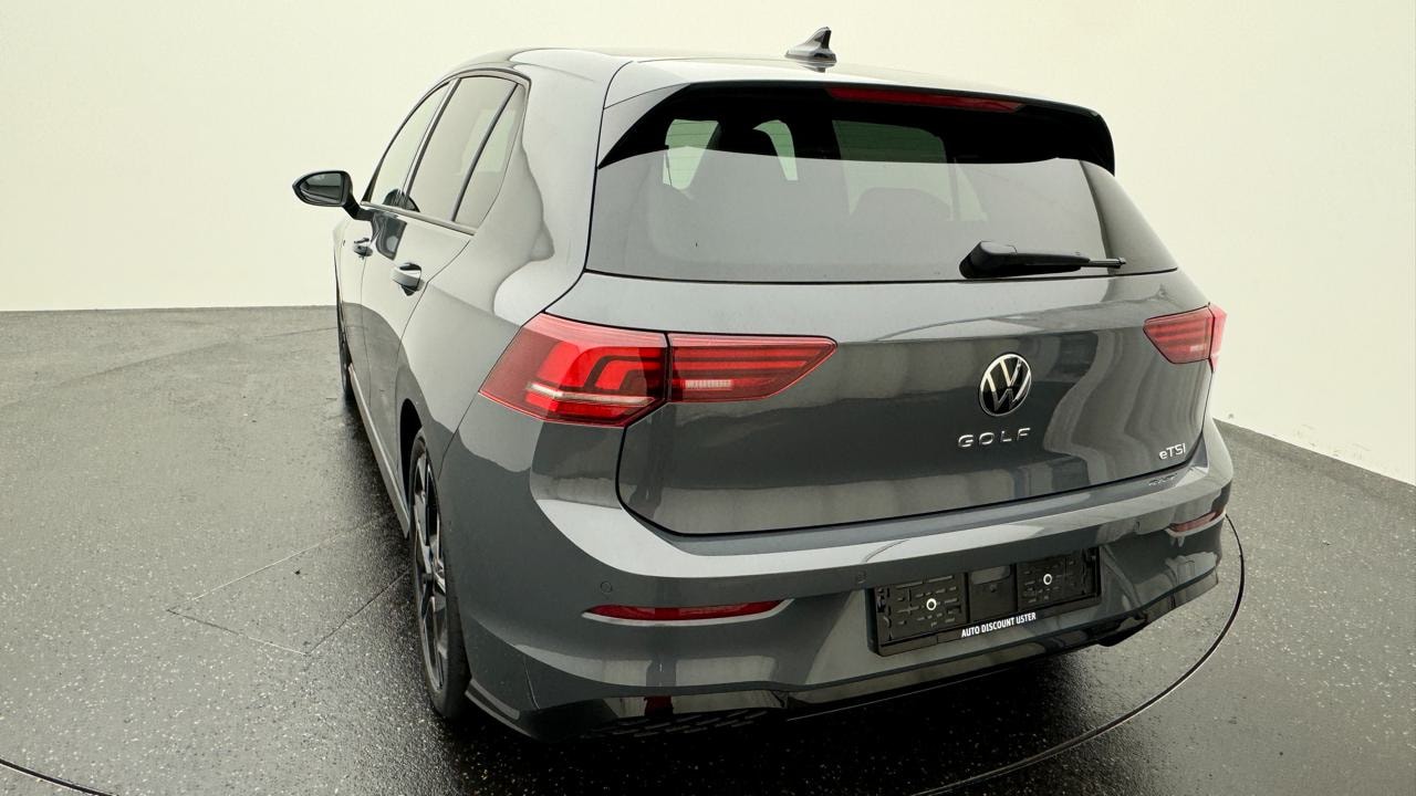 VW Golf 1.5 e TSI mHEV R-Line DSG-image-2