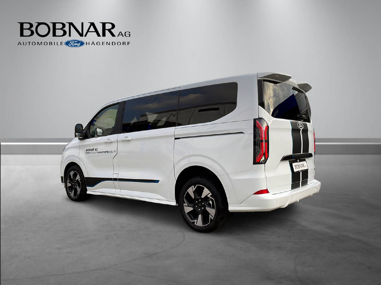 FORD Tourneo Custom 320 L1 2.0 EcoBlue 170 Sport 4x4-image-11