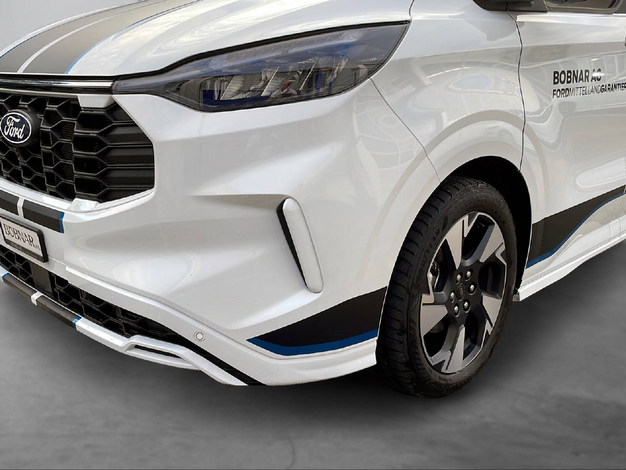FORD Tourneo Custom 320 L1 2.0 EcoBlue 170 Sport 4x4-image-1