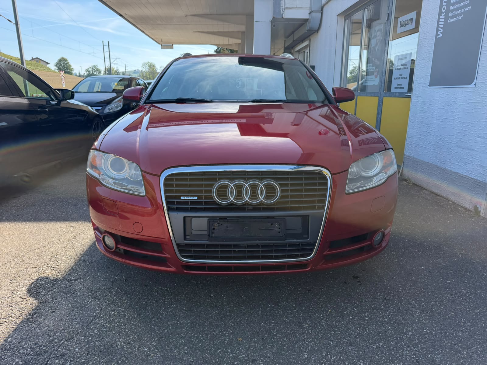 AUDI A4 Avant 2.0 Turbo FSI quattro-image-1