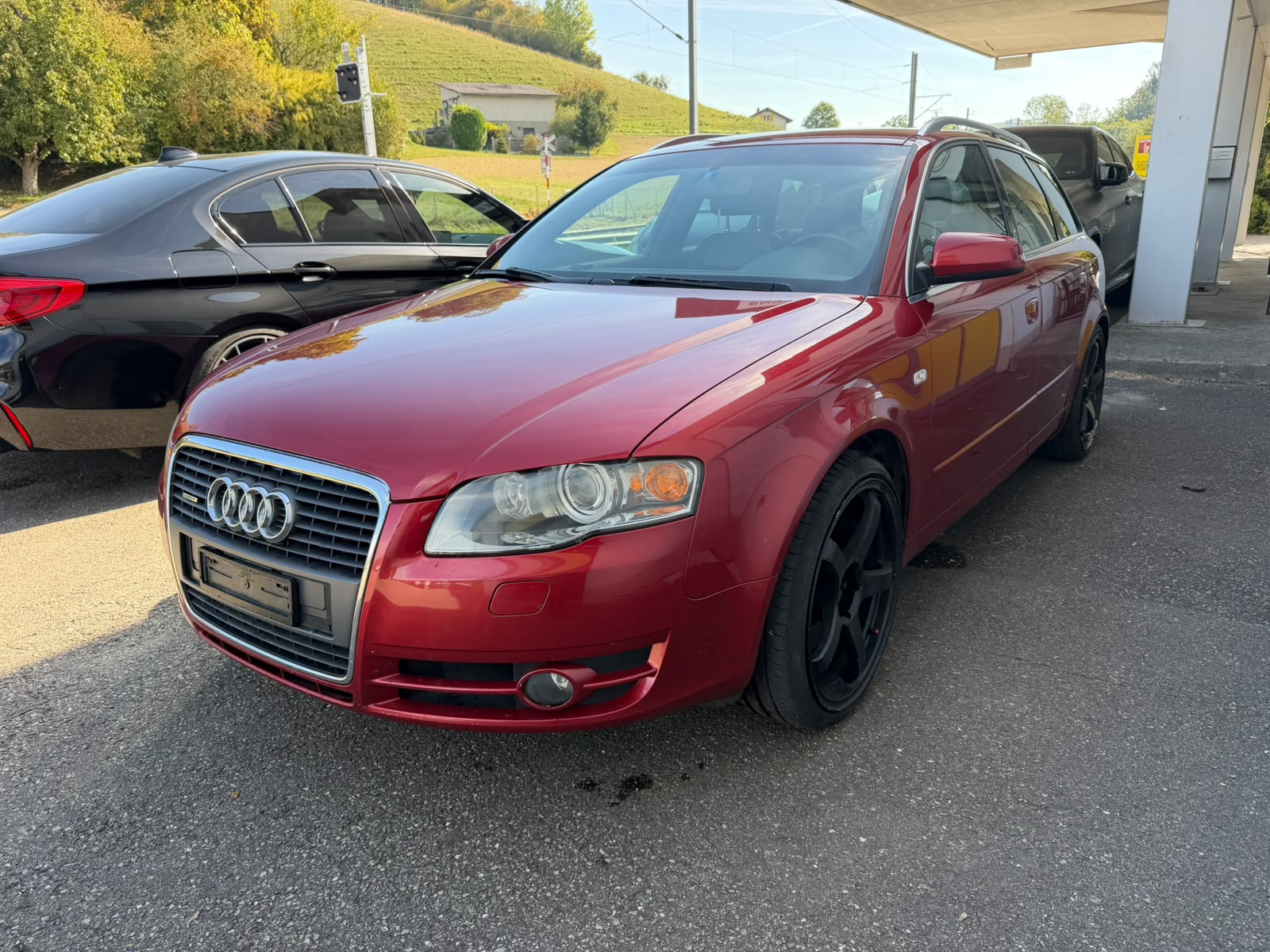 AUDI A4 Avant 2.0 Turbo FSI quattro-image-2