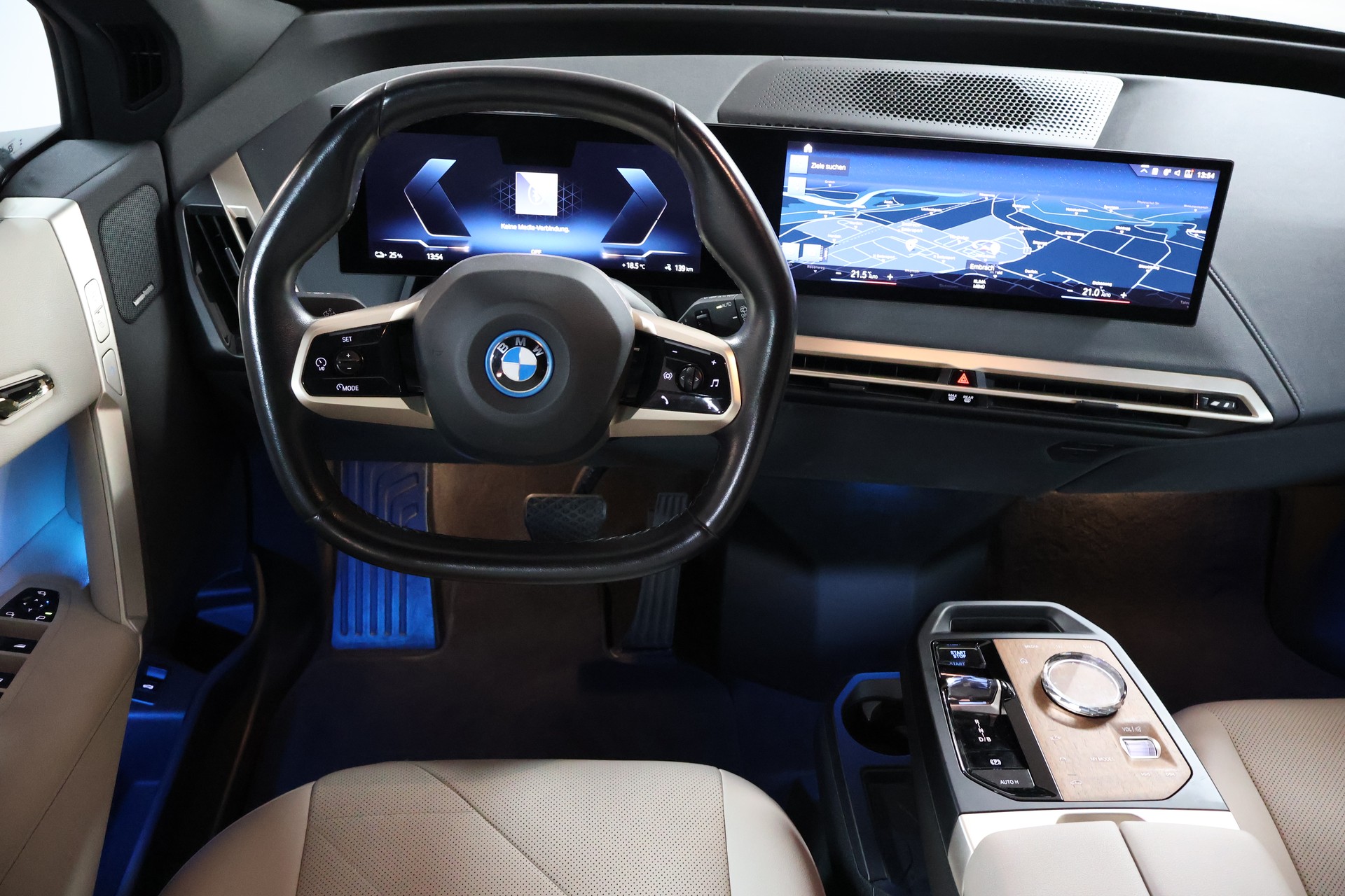 BMW iX xDrive50-image-10