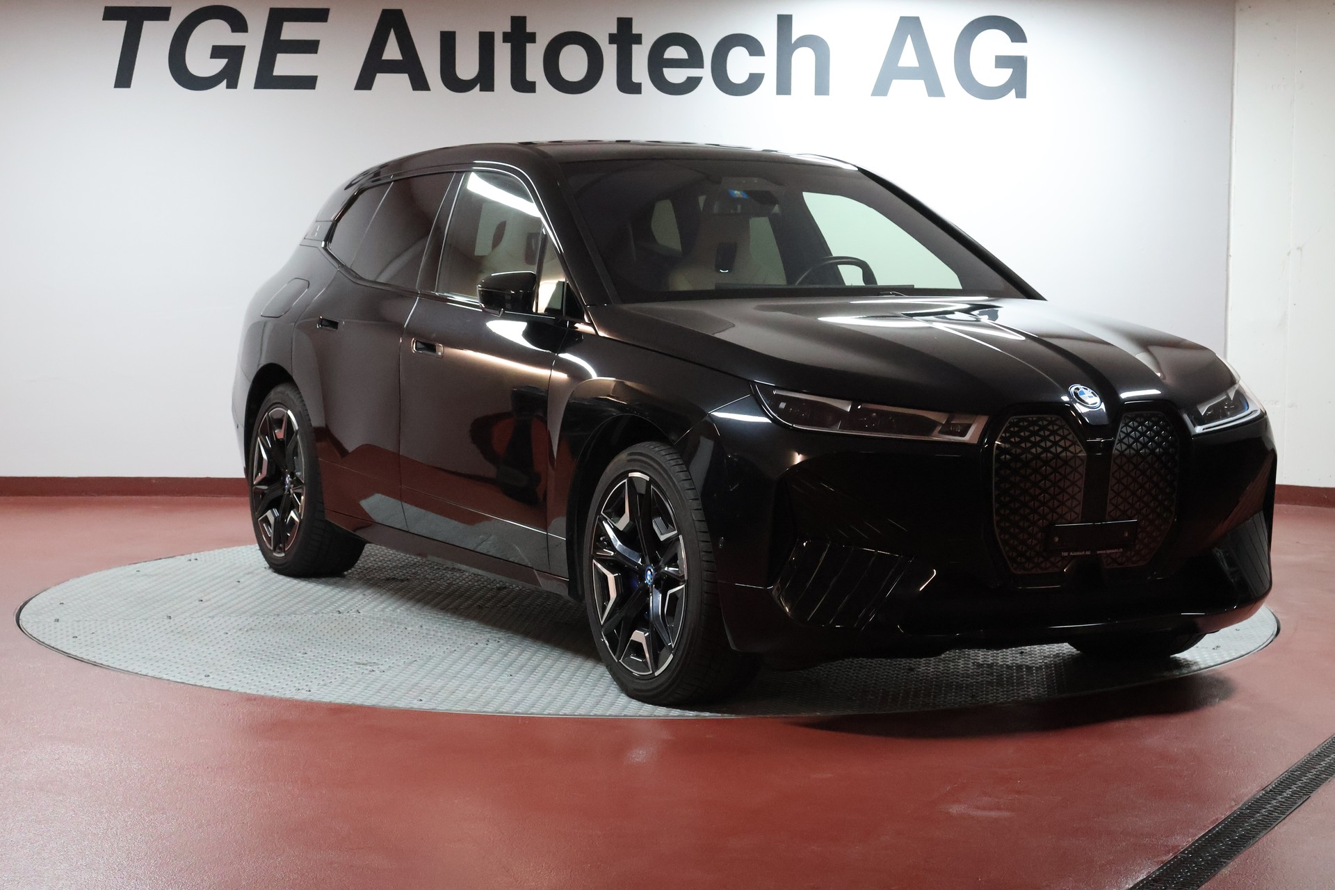 BMW iX xDrive50-image-2