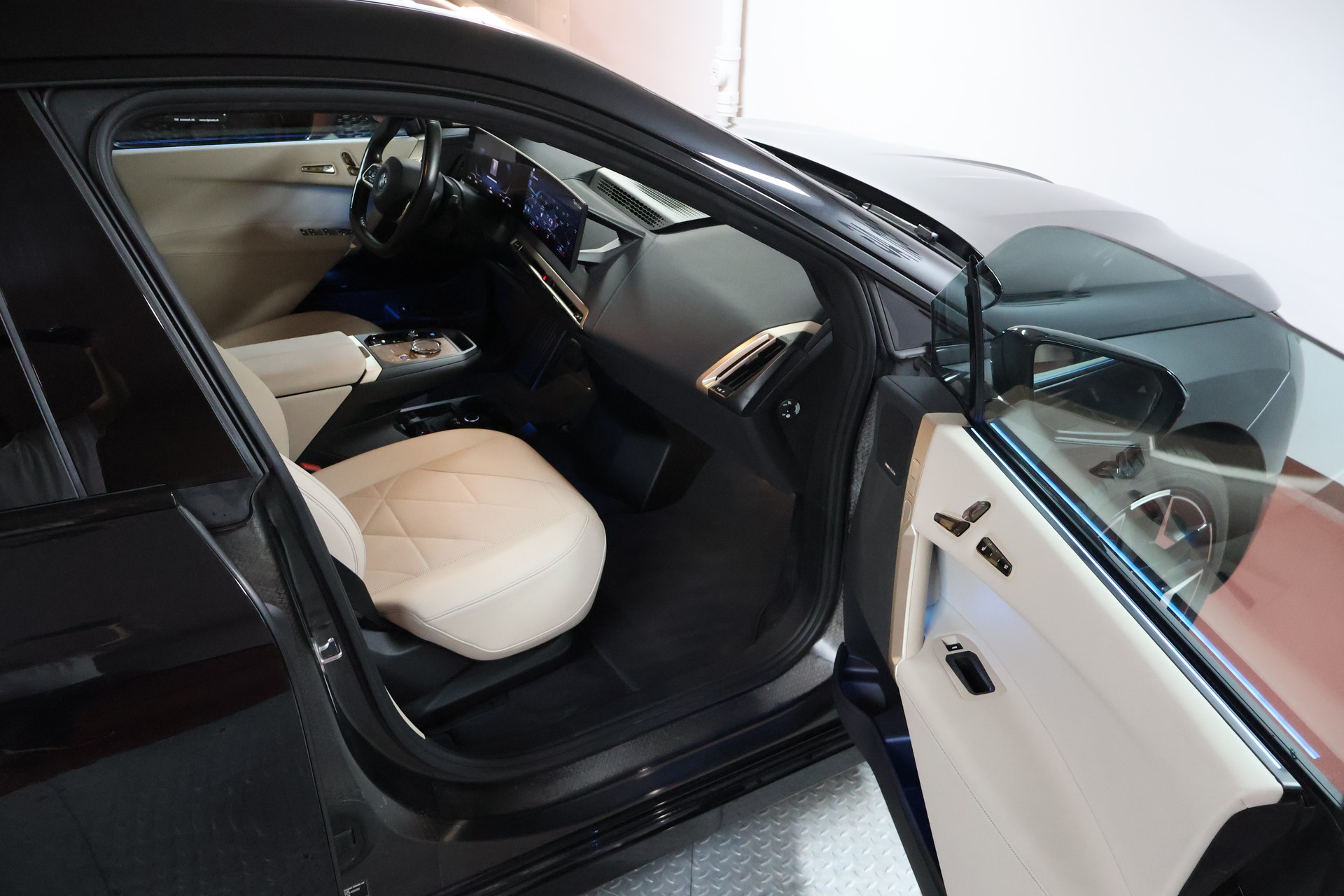BMW iX xDrive50-image-13