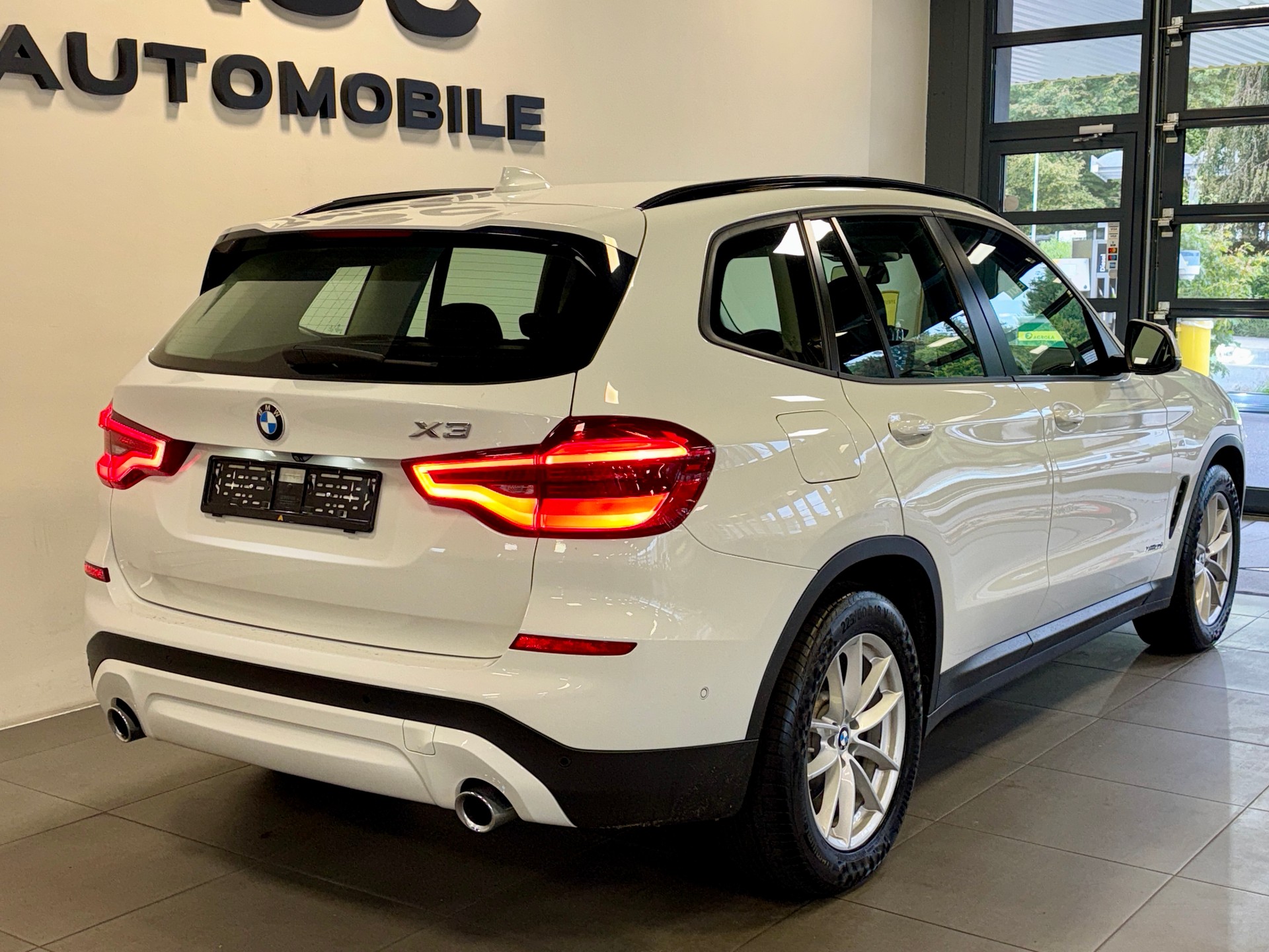 BMW X3 xDrive 30d Steptronic *Facelift*-image-2