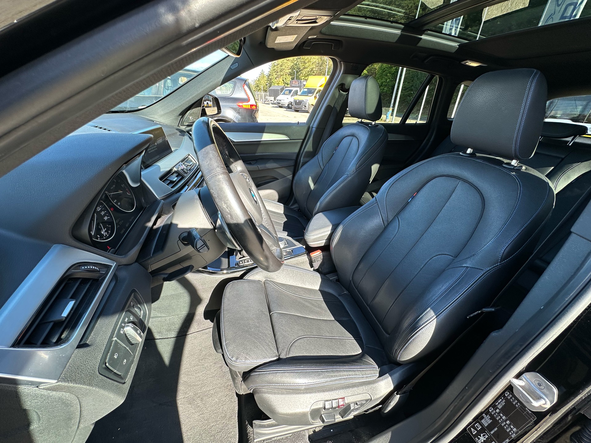 BMW 25d xDrive-image-13