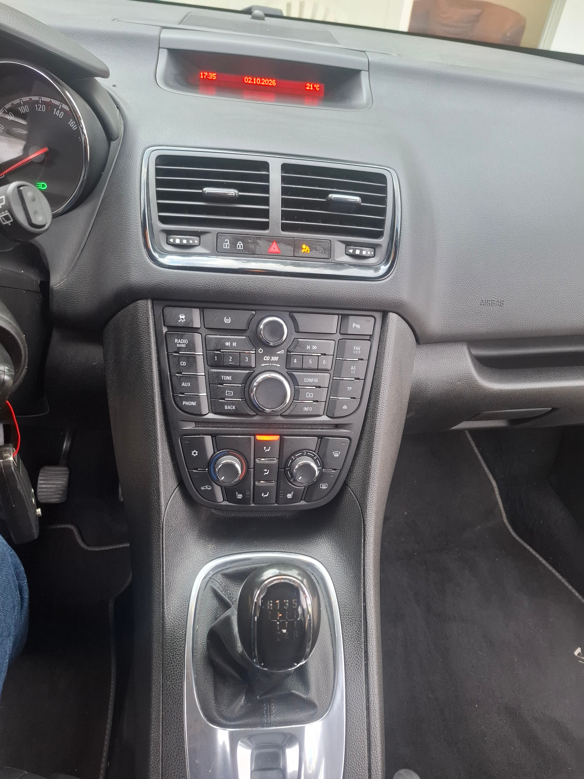 OPEL Meriva 1.4 Turbo Enjoy-image-11