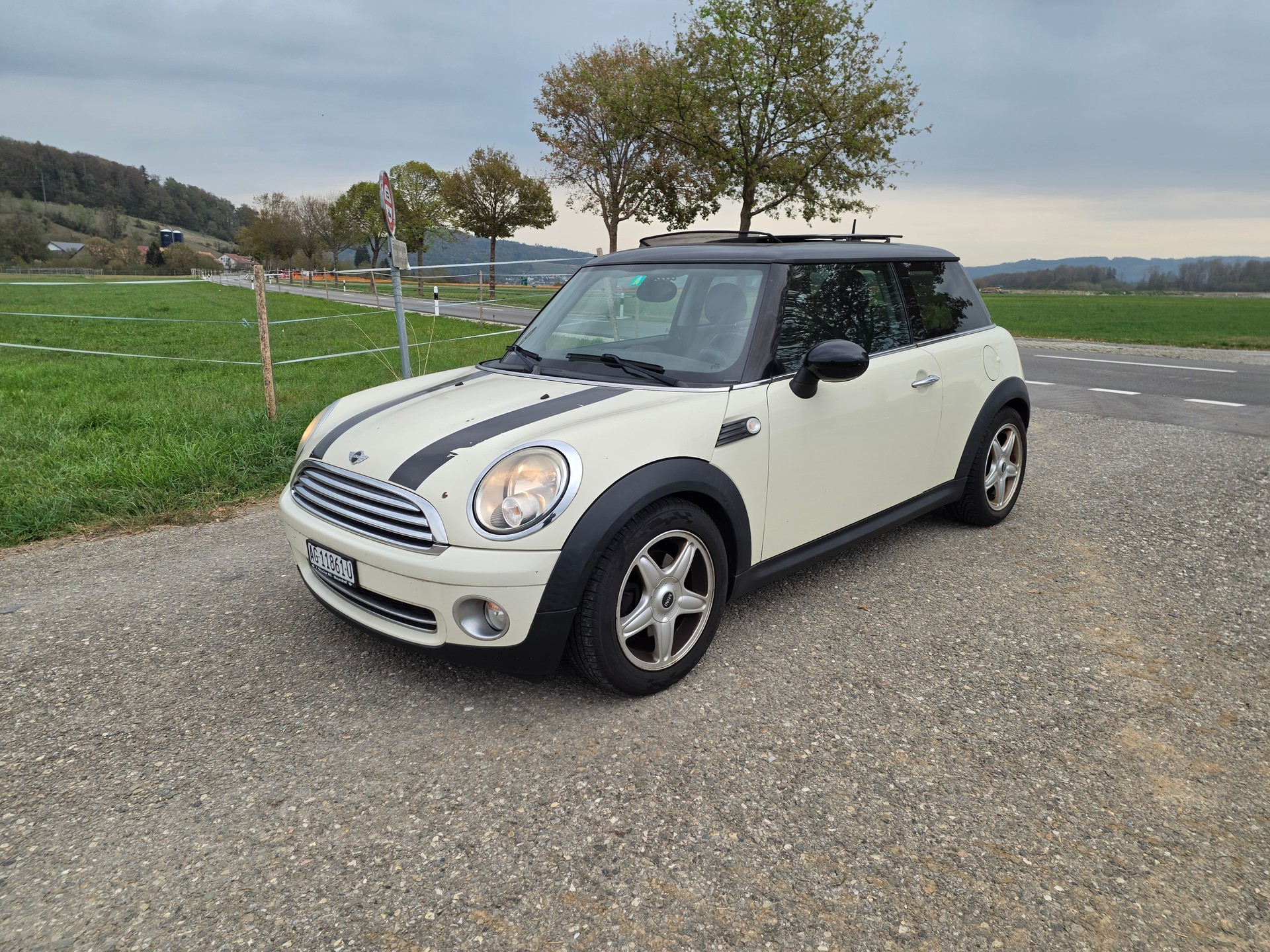 MINI Cooper-image-1