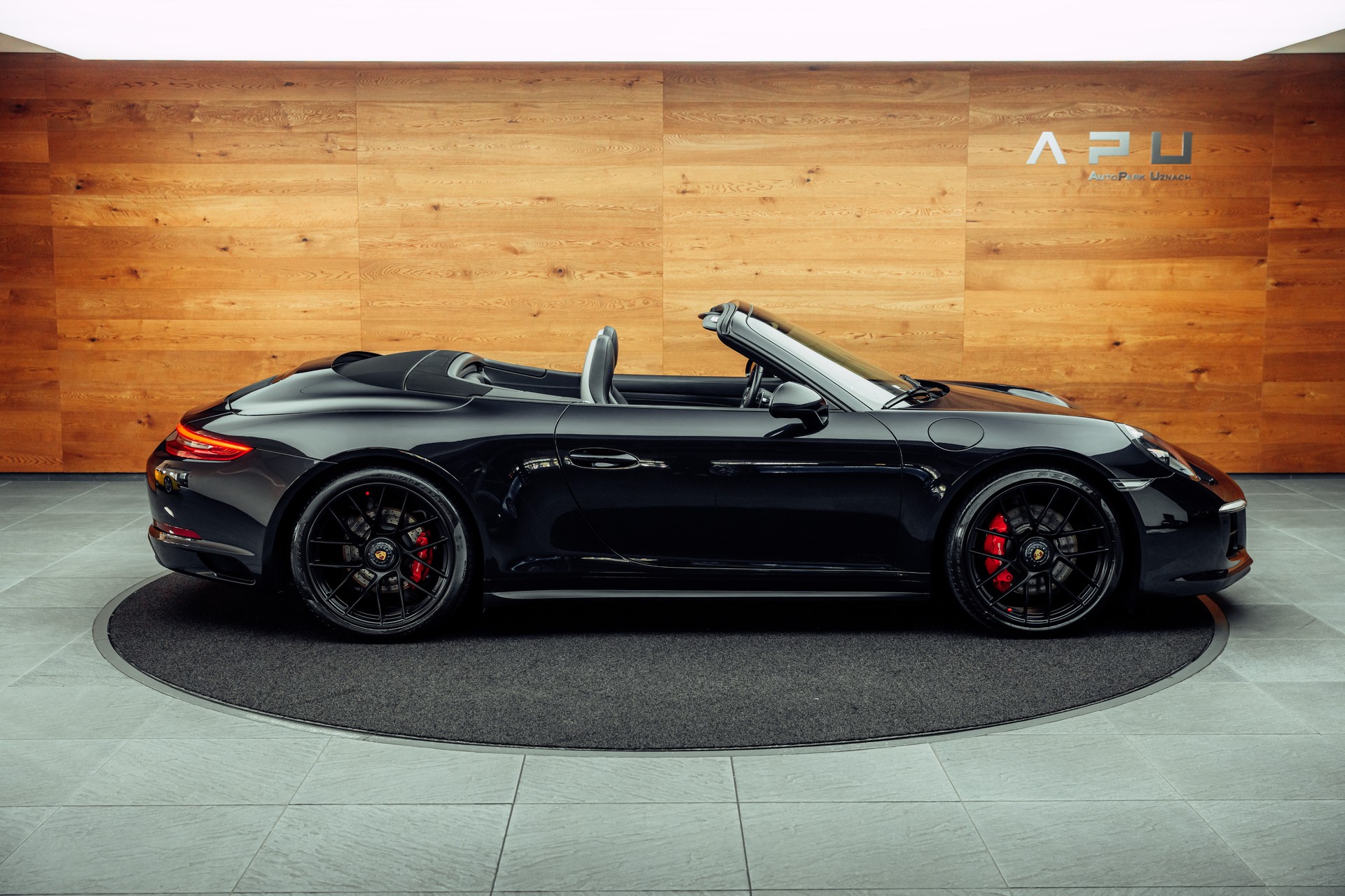 PORSCHE 911 Carrera 4 GTS Cabrio PDK-image-8