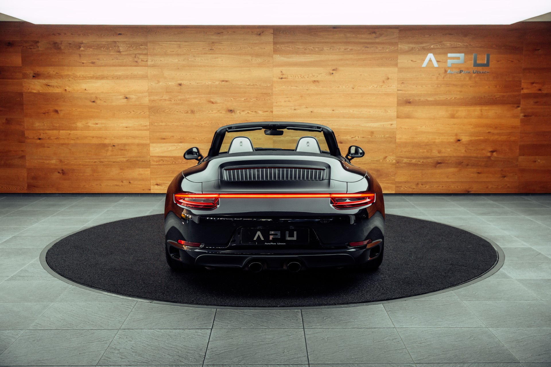 PORSCHE 911 Carrera 4 GTS Cabrio PDK-image-15