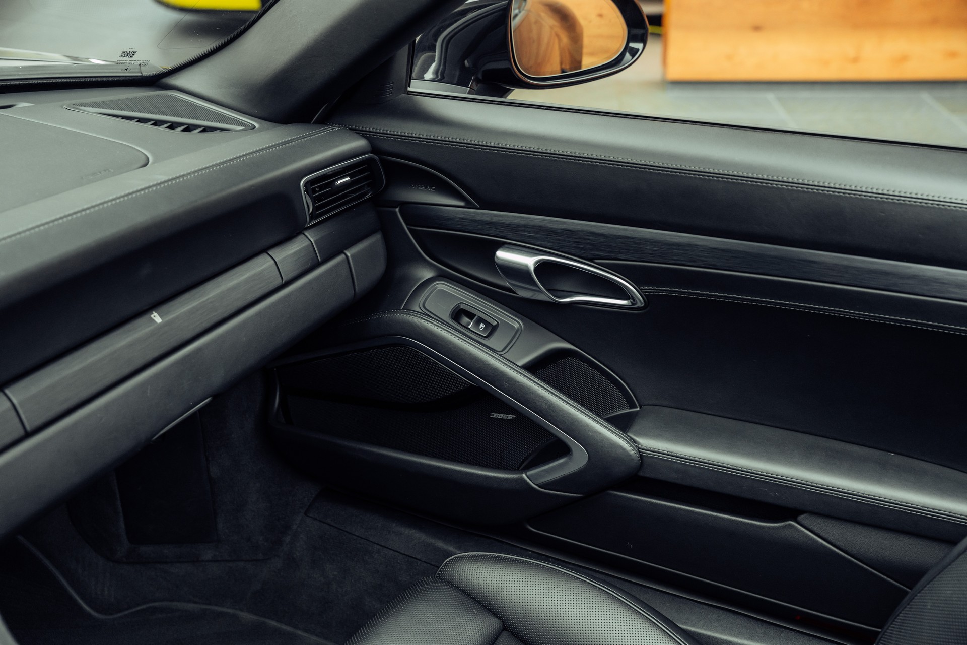 PORSCHE 911 Carrera 4 GTS Cabrio PDK-image-9