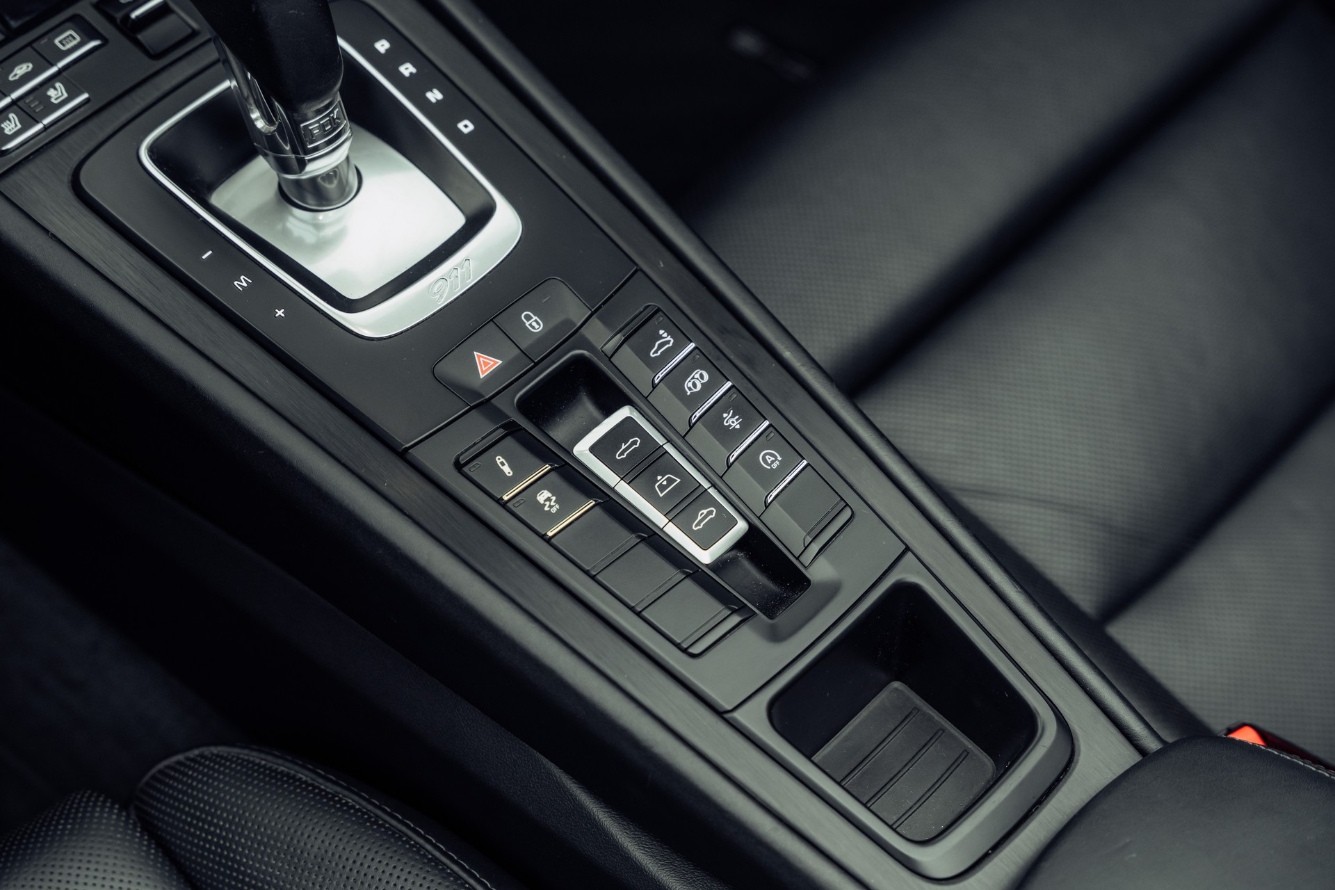 PORSCHE 911 Carrera 4 GTS Cabrio PDK-image-10