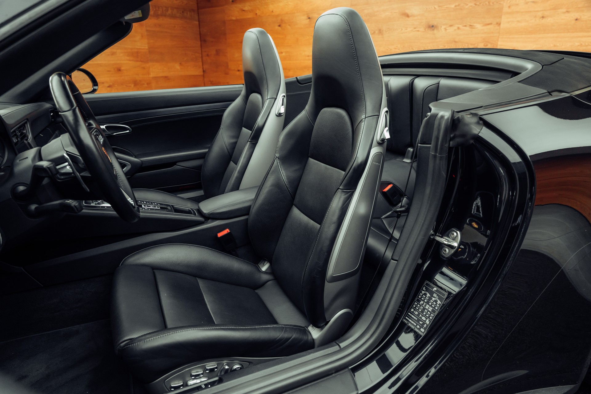 PORSCHE 911 Carrera 4 GTS Cabrio PDK-image-6