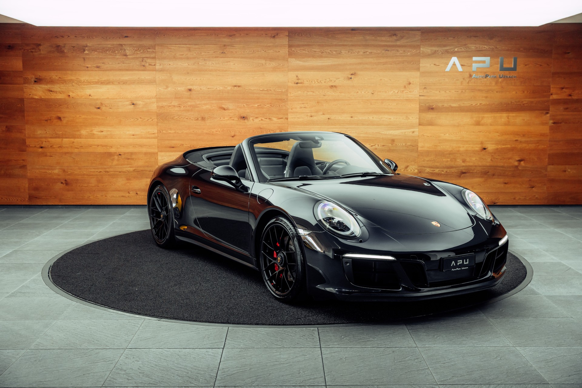PORSCHE 911 Carrera 4 GTS Cabrio PDK-image-0