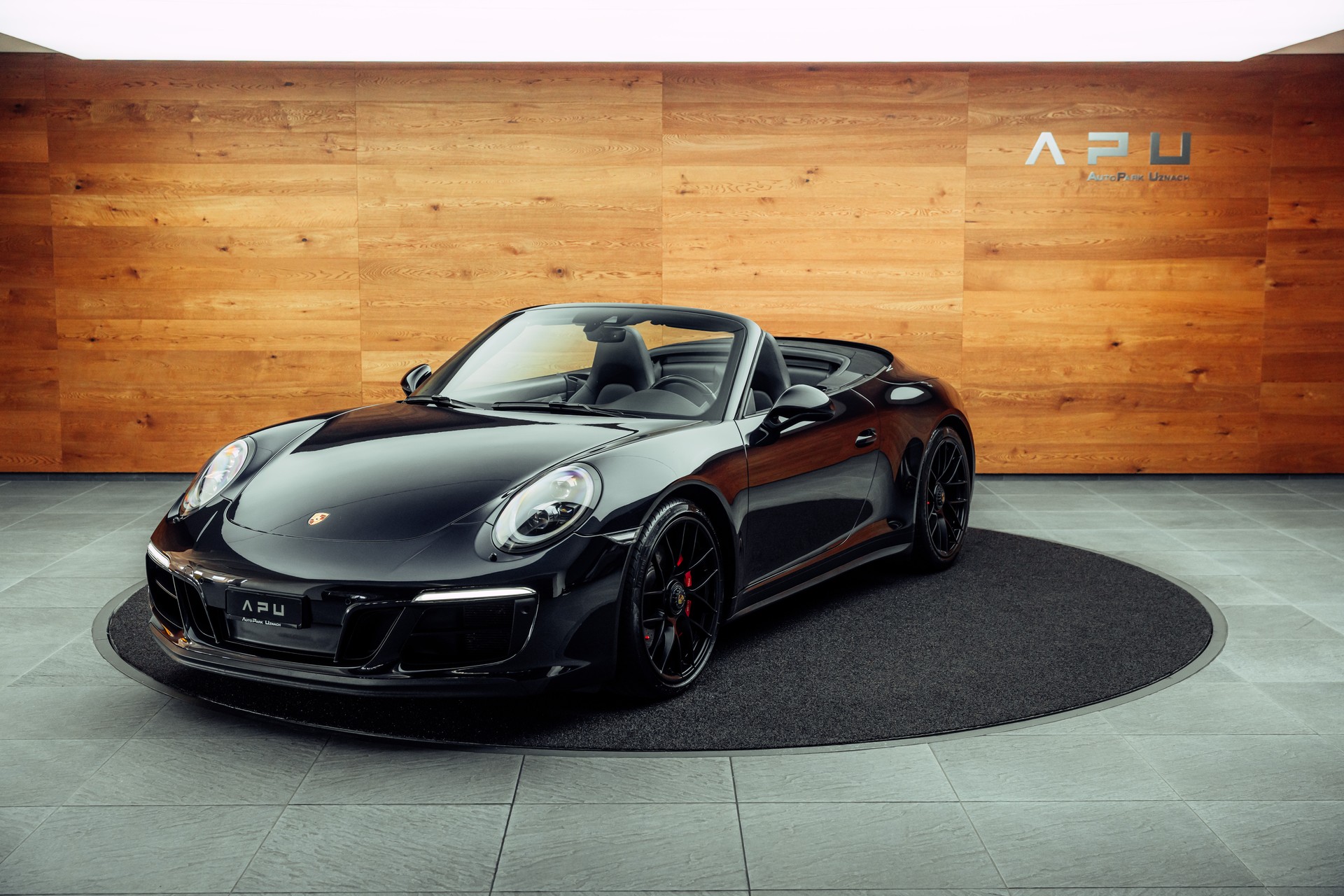 PORSCHE 911 Carrera 4 GTS Cabrio PDK-image-3
