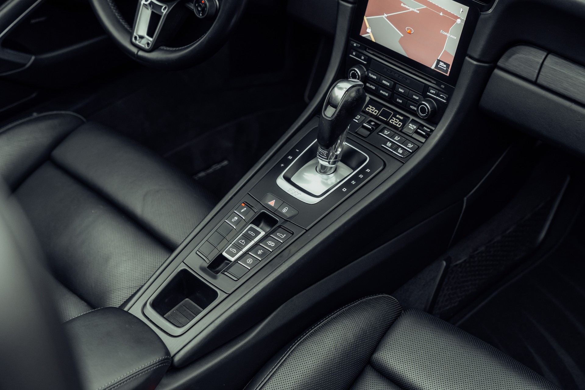 PORSCHE 911 Carrera 4 GTS Cabrio PDK-image-14