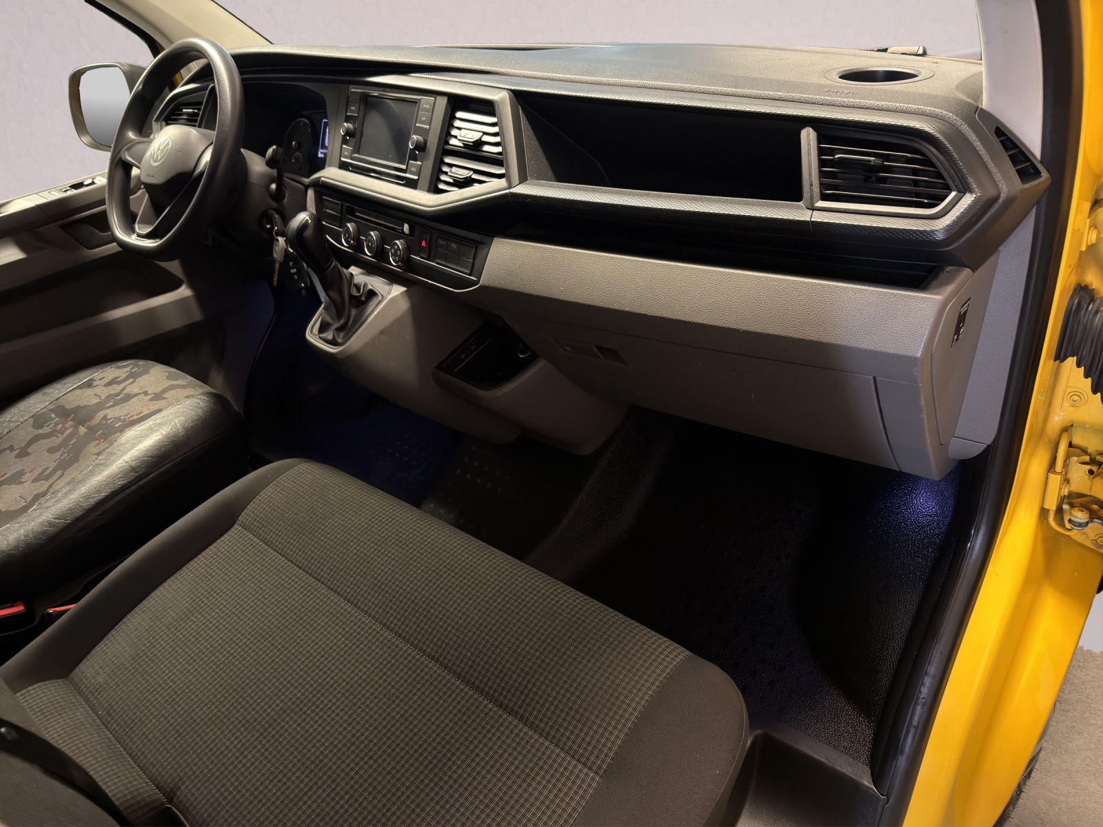 VW VW T6.1 ABT e-Transporter-image-14