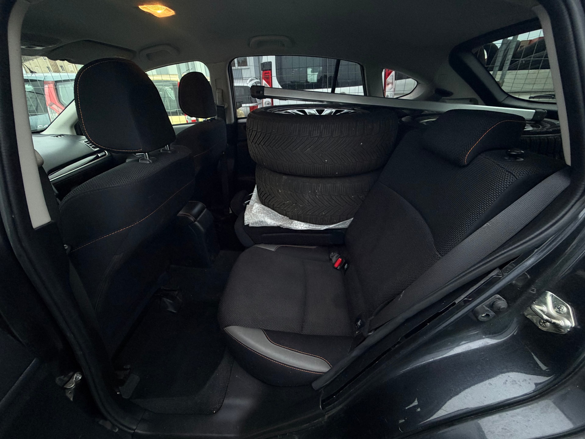 SUBARU XV 2.0 Swiss Three AWD CVT-image-7